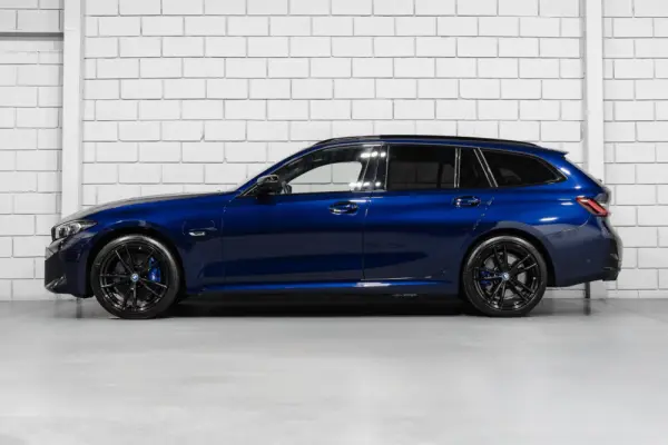 BMW 330 e Pack Desportivo M Auto 3