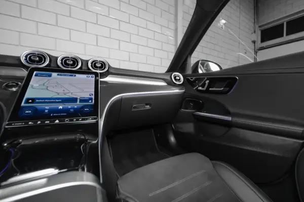 Mercedes-Benz C 300 e T 9G-TRONIC AMG Line 44