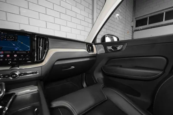 Volvo XC 60 2.0 T6 PHEV Black Edition 40