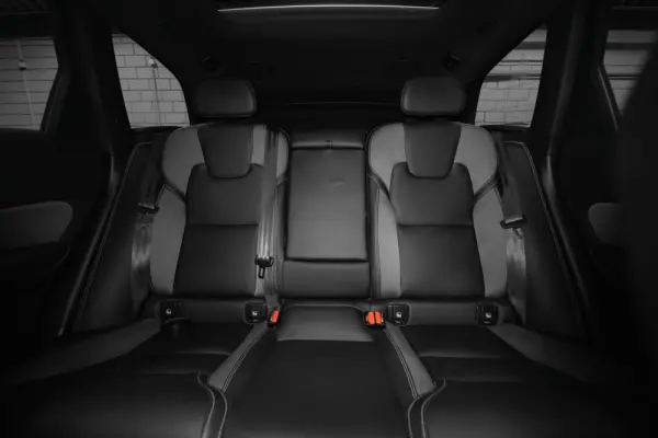 Volvo XC 60 2.0 T6 PHEV Black Edition 11