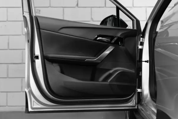 MG MG4 77 kWh Extended Range Luxury 18