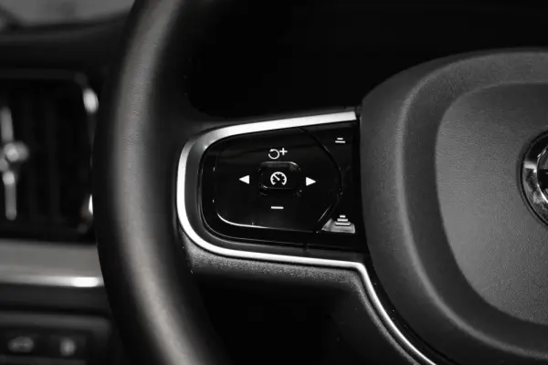 Volvo XC 60 2.0 T6 PHEV Black Edition 6