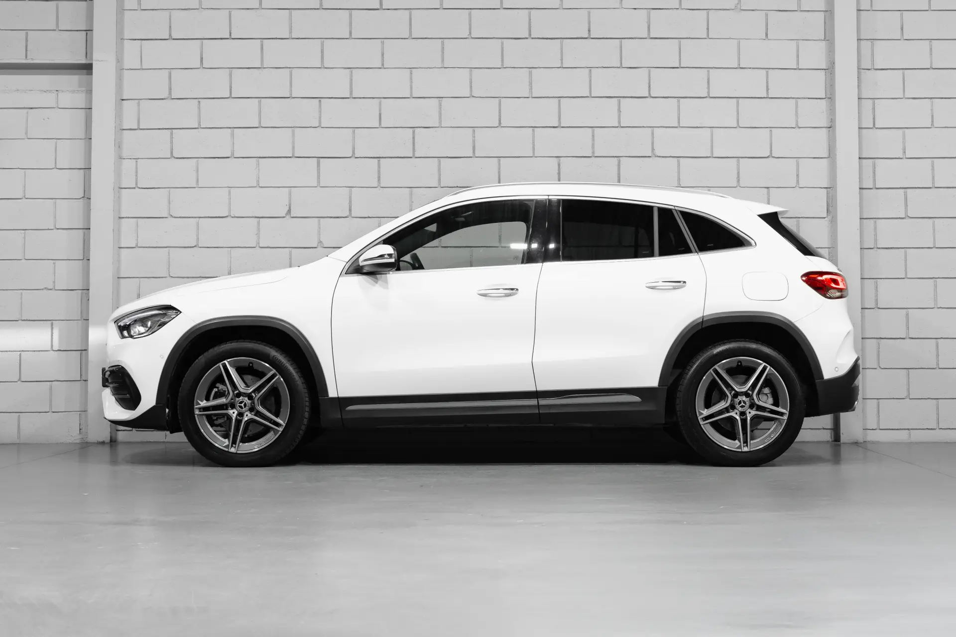 Mercedes-Benz GLA 250 e 8G-DCT AMG Line 3