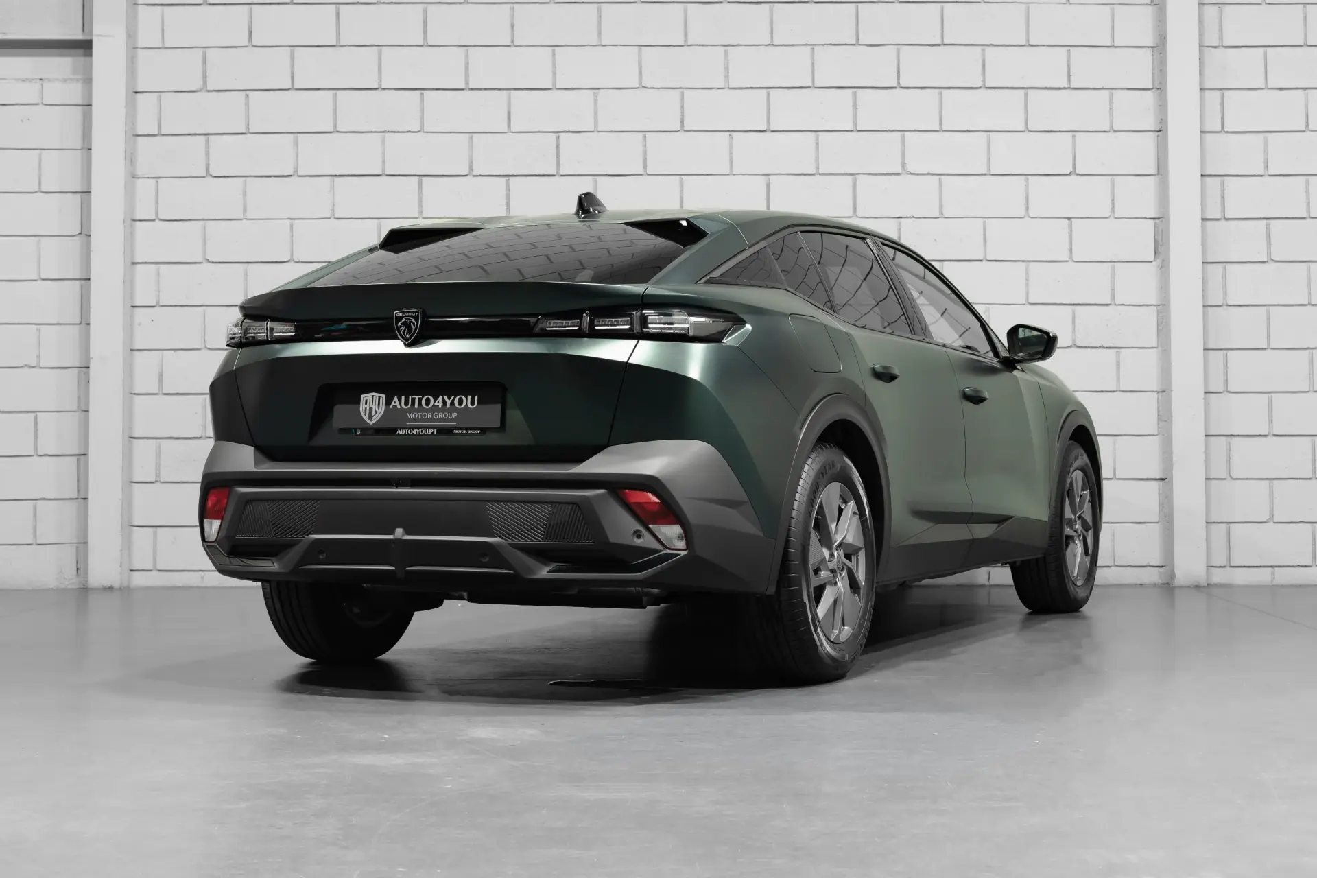 Peugeot 408 1.6 Hybrid Allure e-EAT8 4