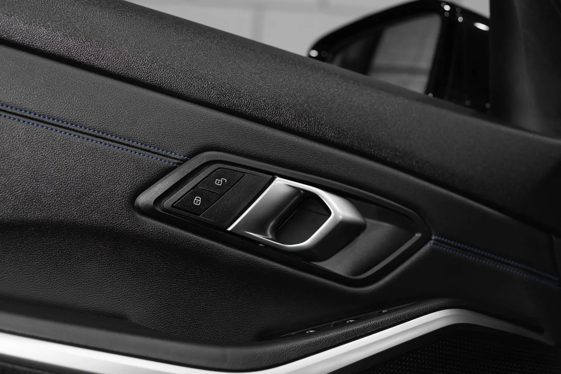 BMW 330 e Pack M Auto 29