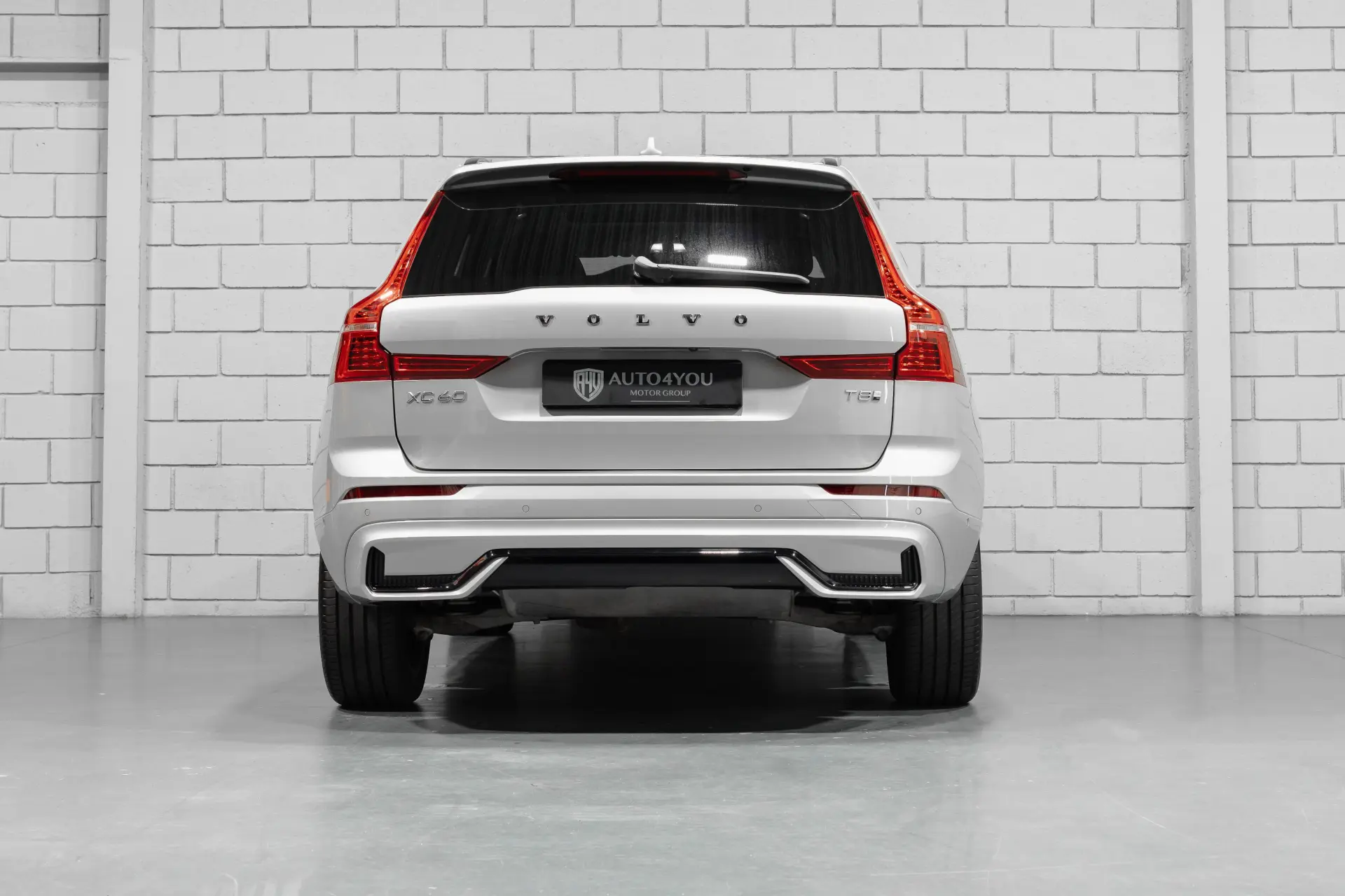 Volvo XC 60 2.0 T6 PHEV Black Edition 44