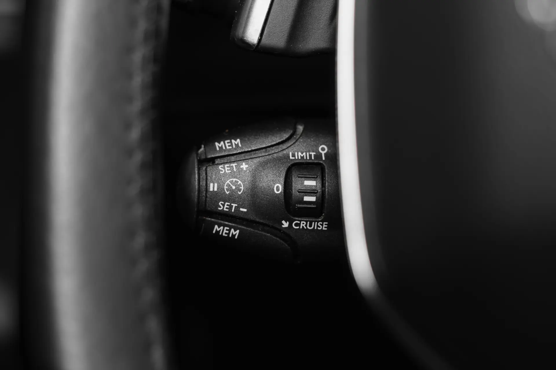 Peugeot 208 1.2 PureTech Allure Pack EAT8 8