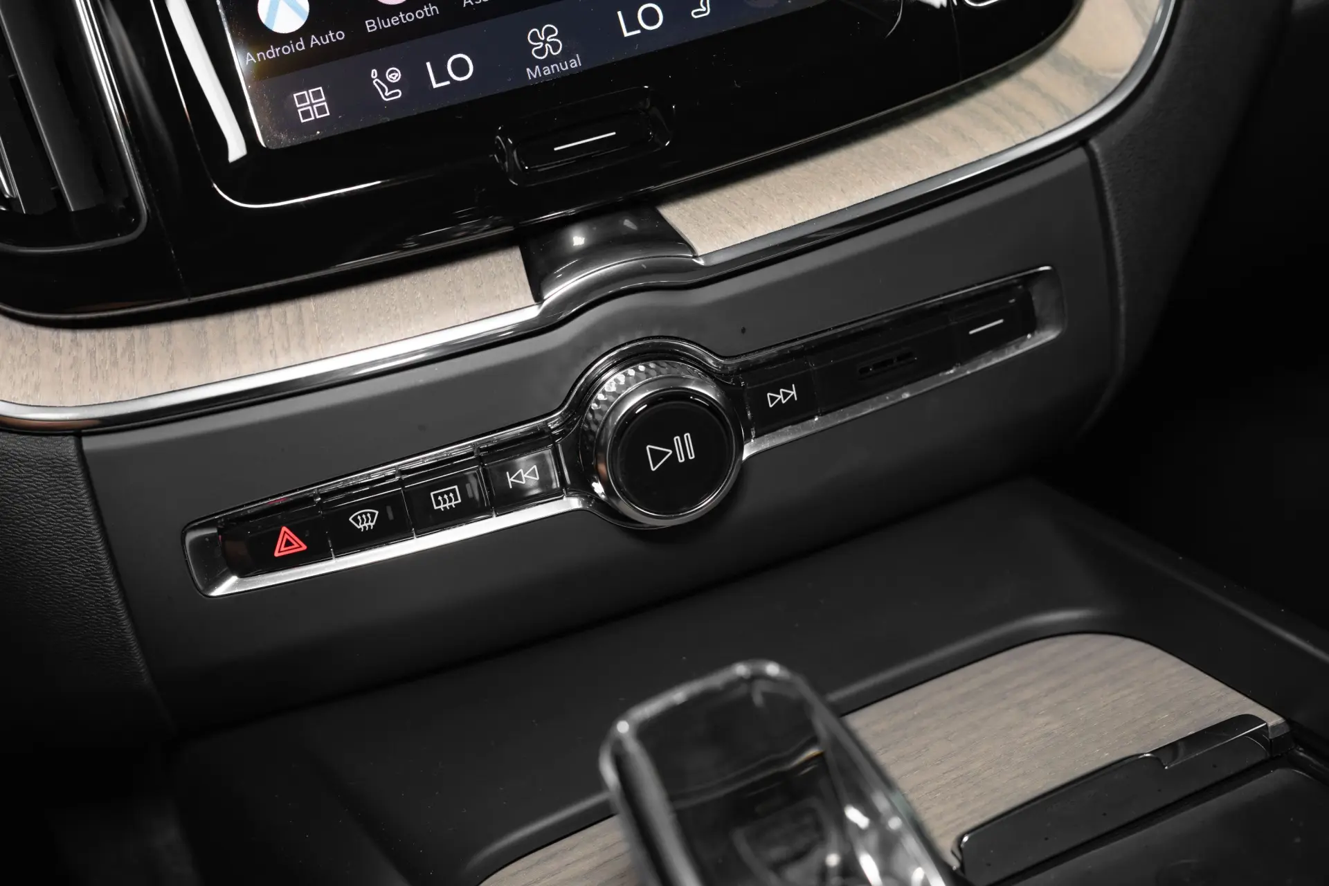 Volvo XC 60 2.0 T6 PHEV Black Edition 34