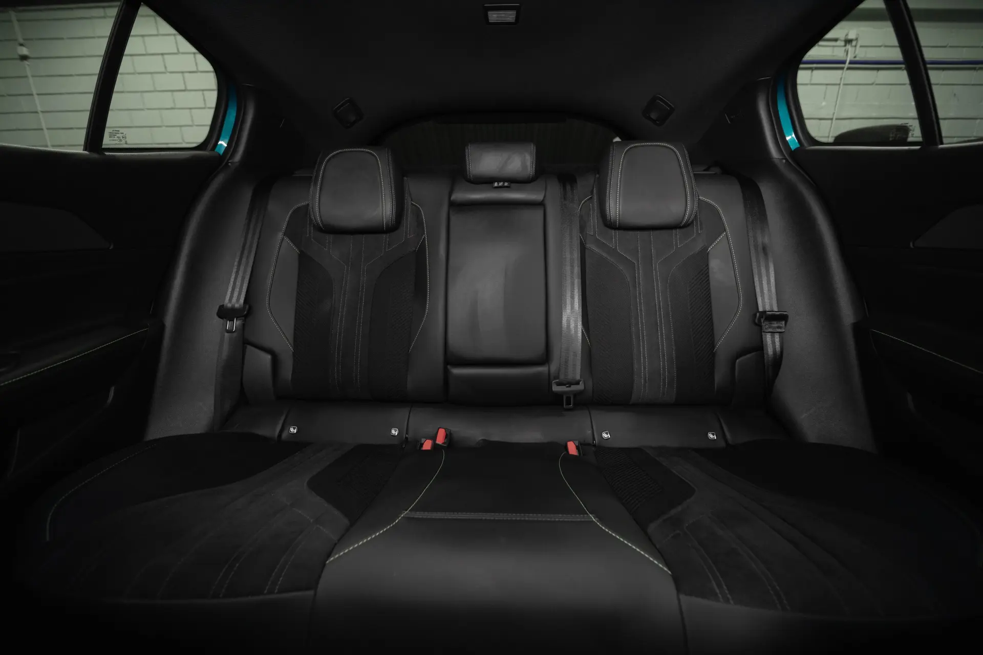 Peugeot 408 1.6 Hybrid GT e-EAT8 9