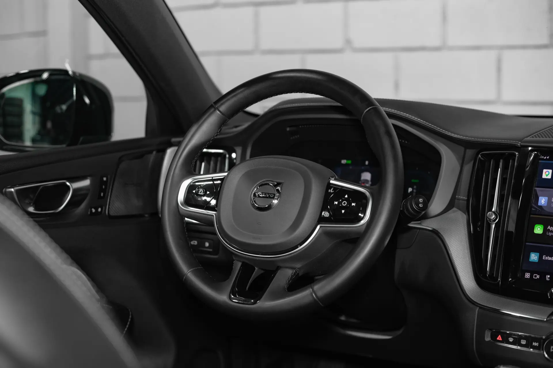 Volvo XC 60 2.0 T6 PHEV Black Edition 5