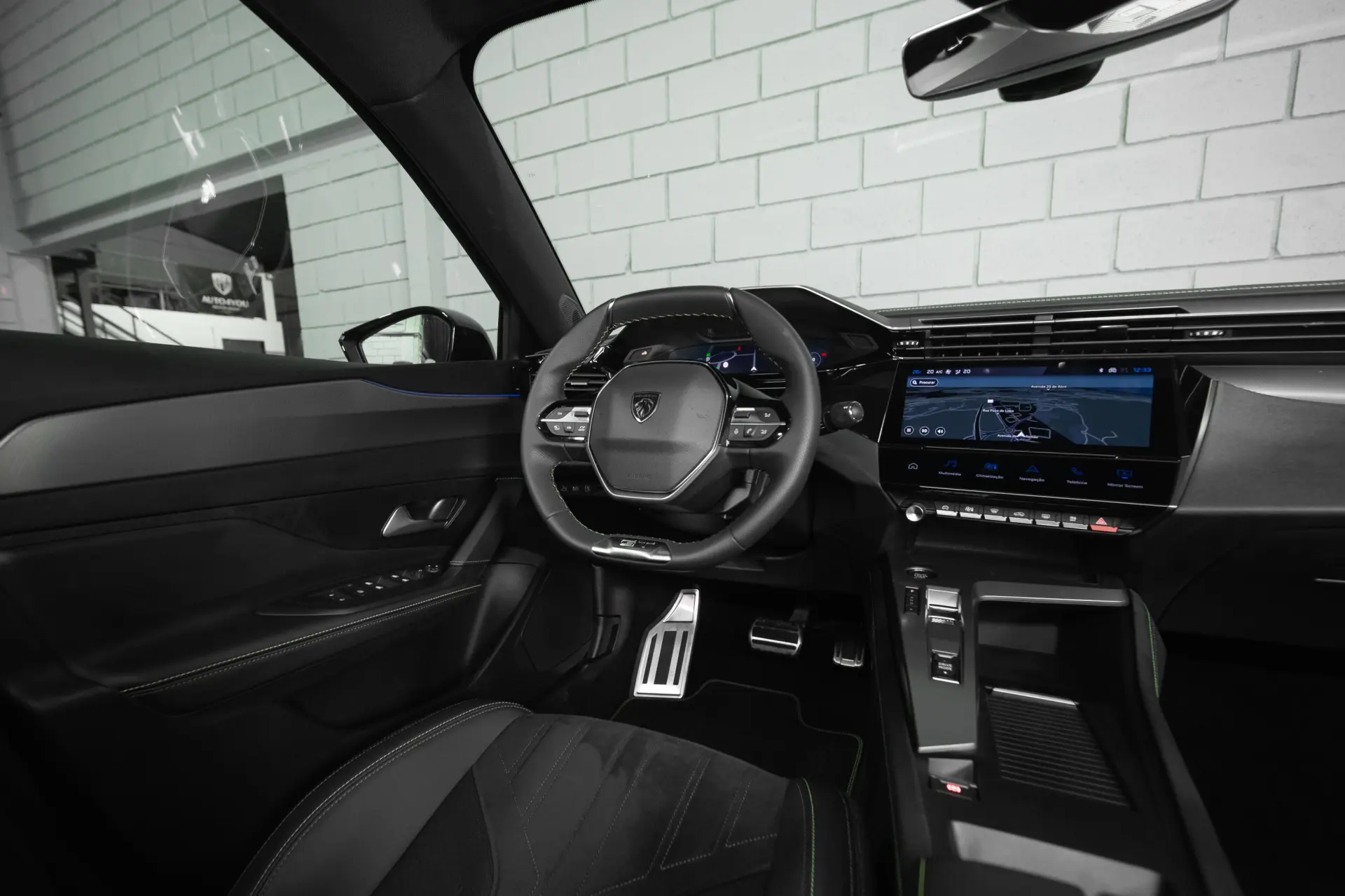 Peugeot 408 1.6 Hybrid GT e-EAT8 39