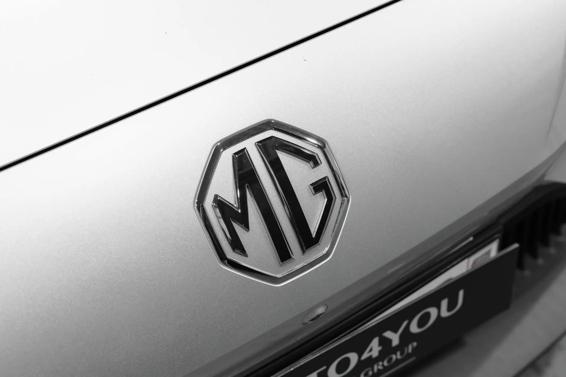 MG MG4 77 kWh Extended Range Luxury 12