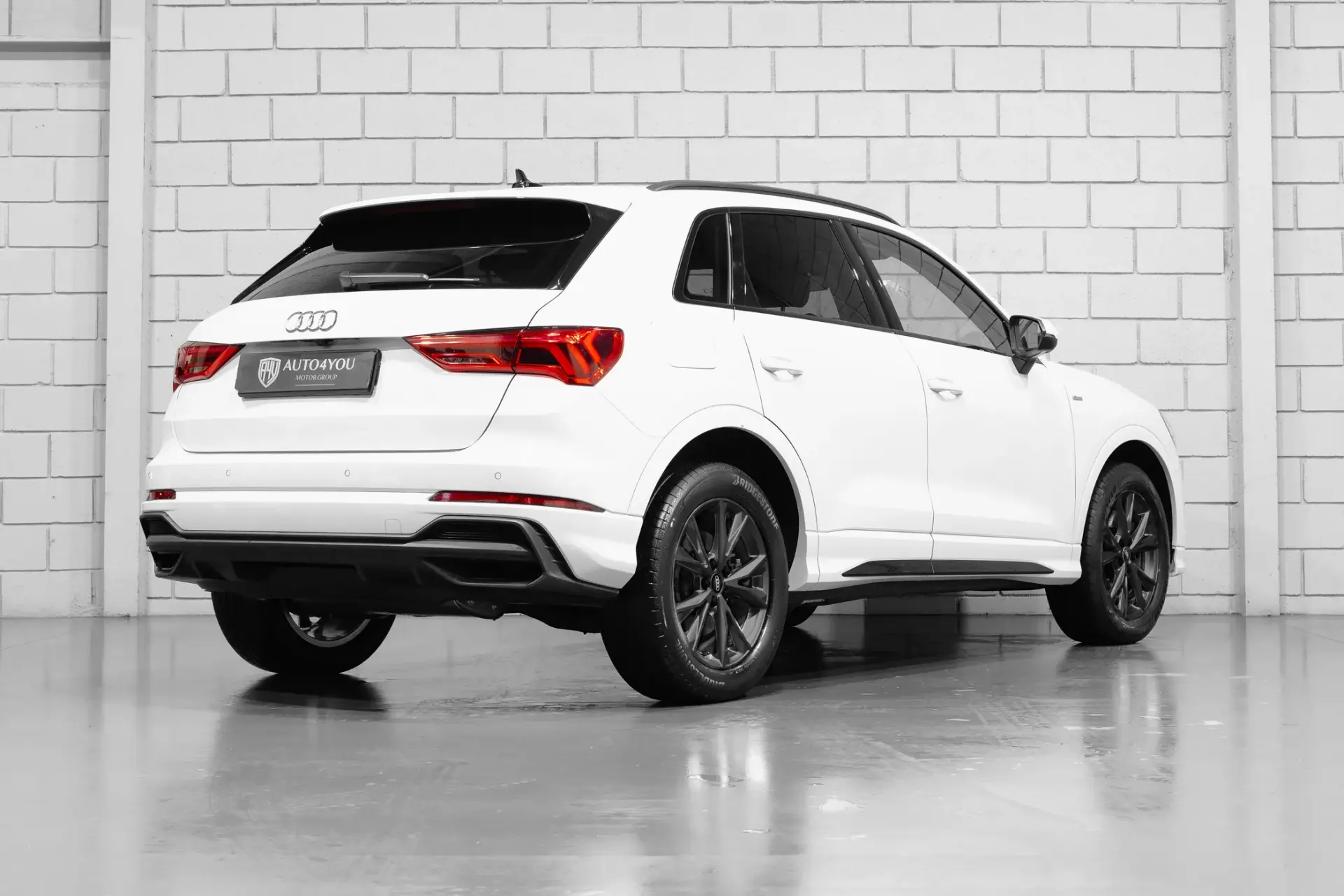 Audi Q3 45 TFSIe S line S tronic 4