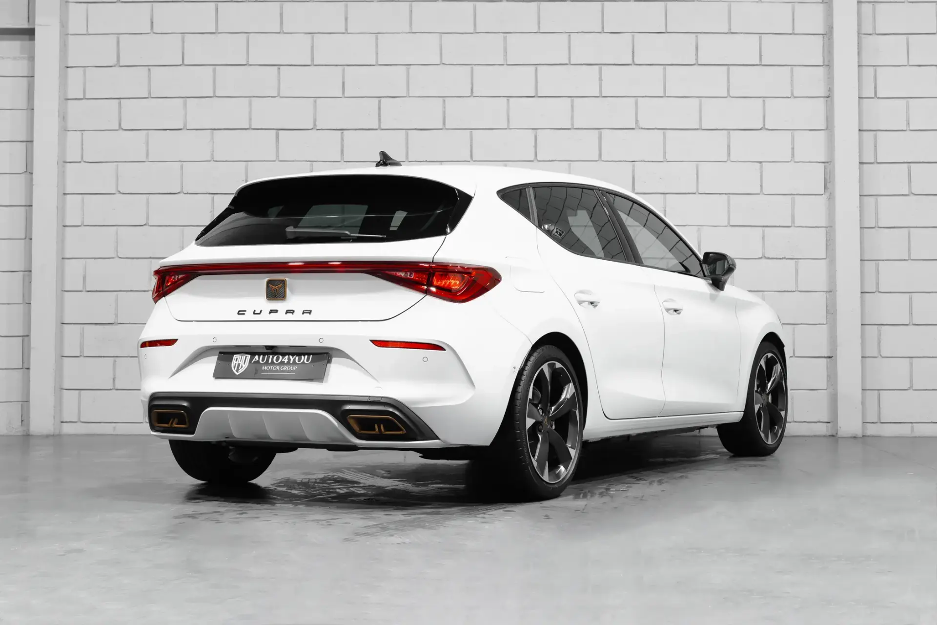 Cupra Leon 1.4 e-Hybrid VZ DSG 4