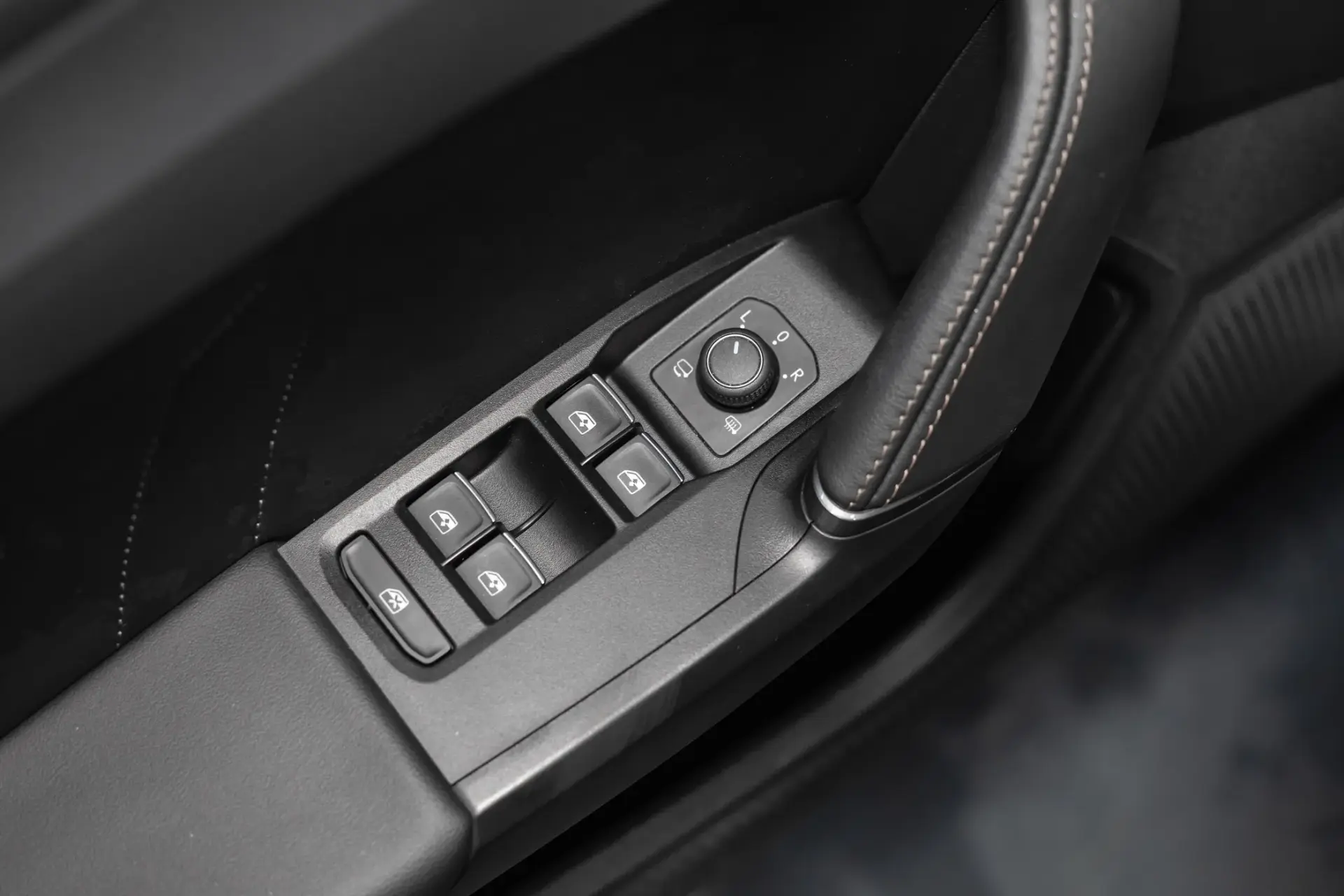 Cupra Leon 1.4 e-Hybrid VZ DSG 28