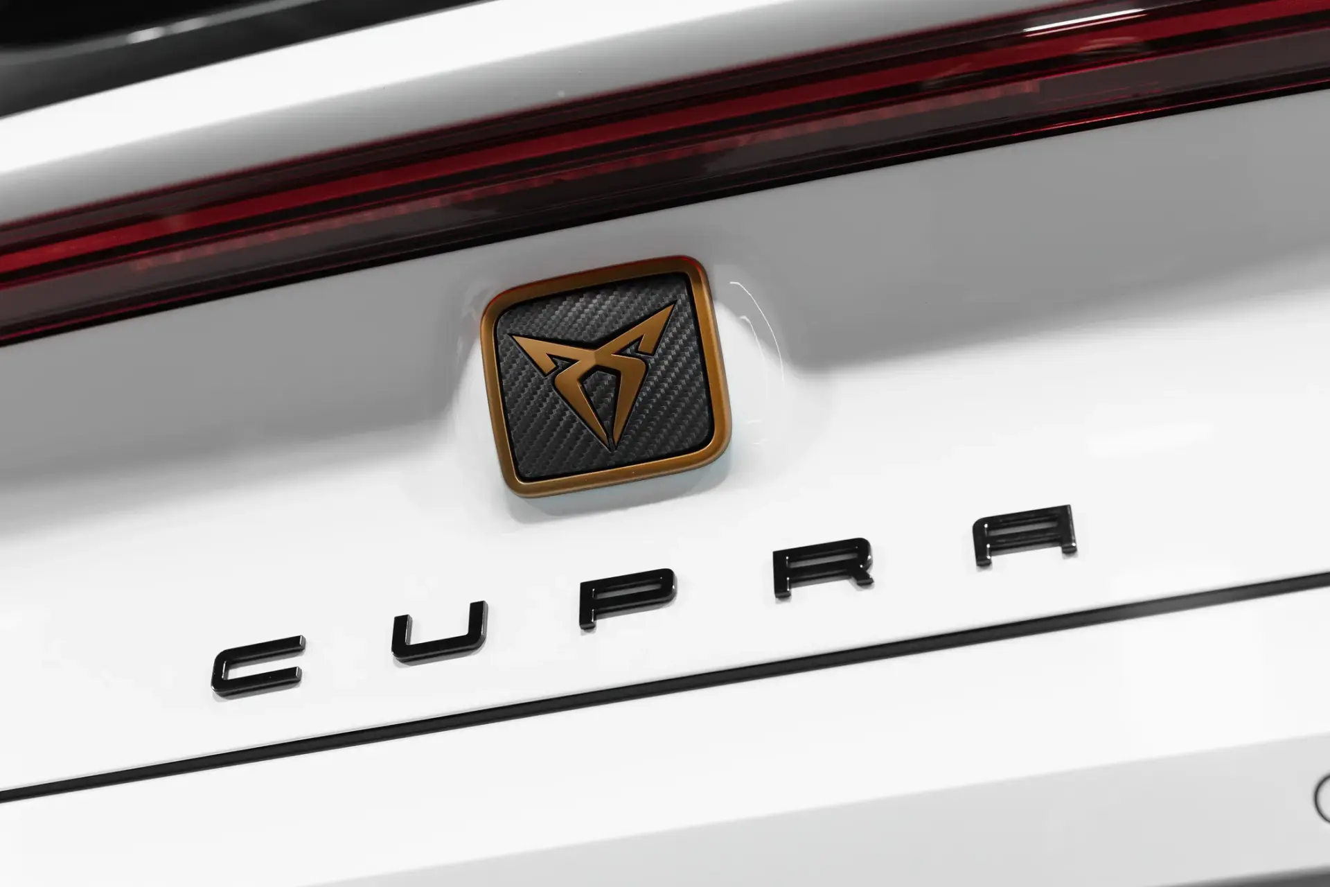 Cupra Leon 1.4 e-Hybrid VZ DSG 40