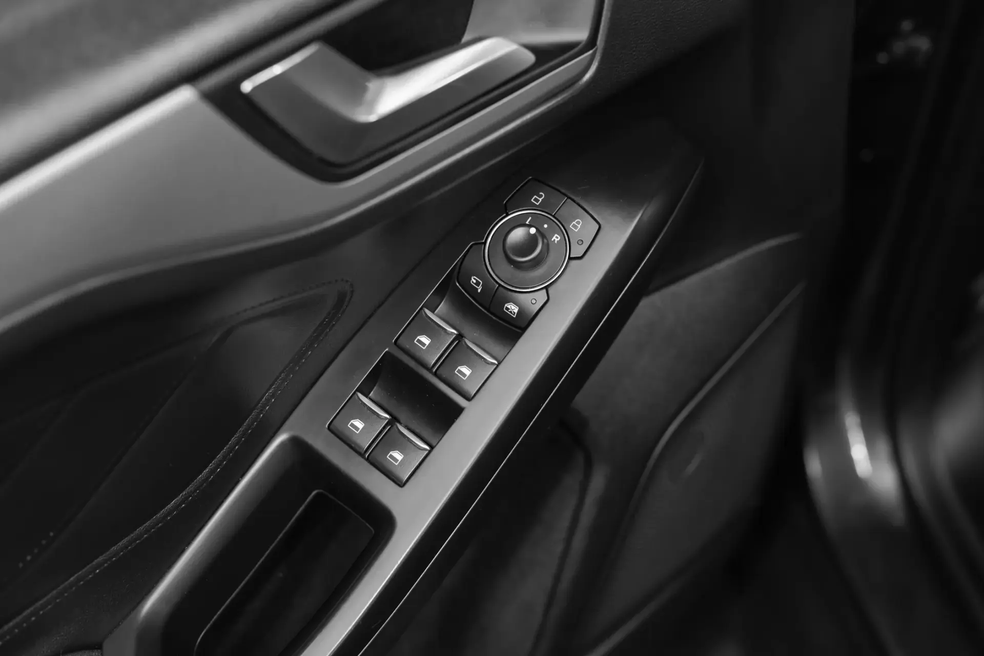 Ford Focus 1.0 EcoBoost MHEV Titanium 25