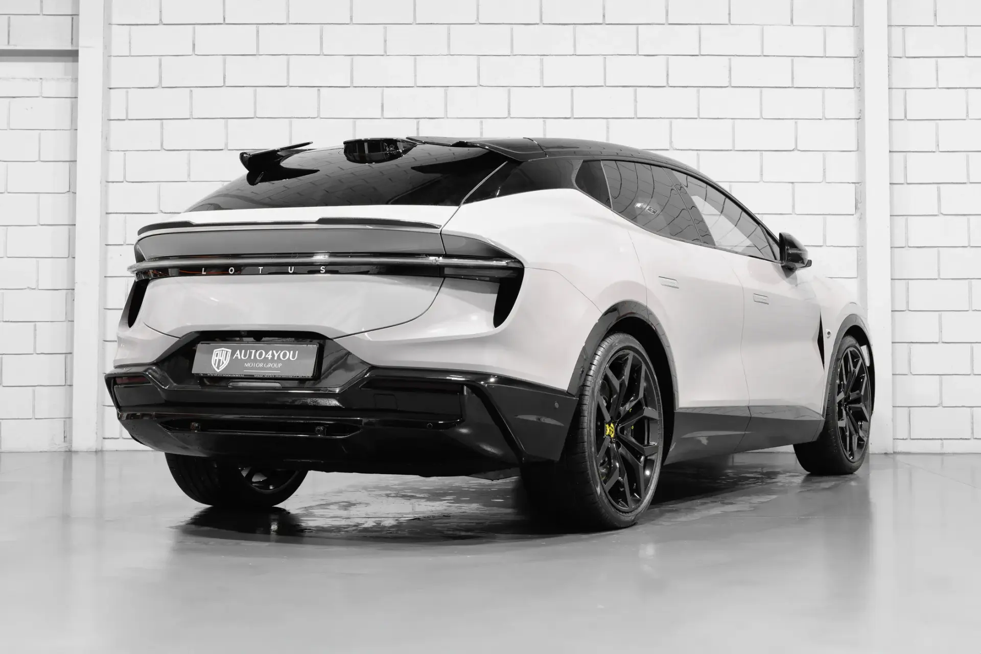 Lotus Eletre 600 Sport SE 4