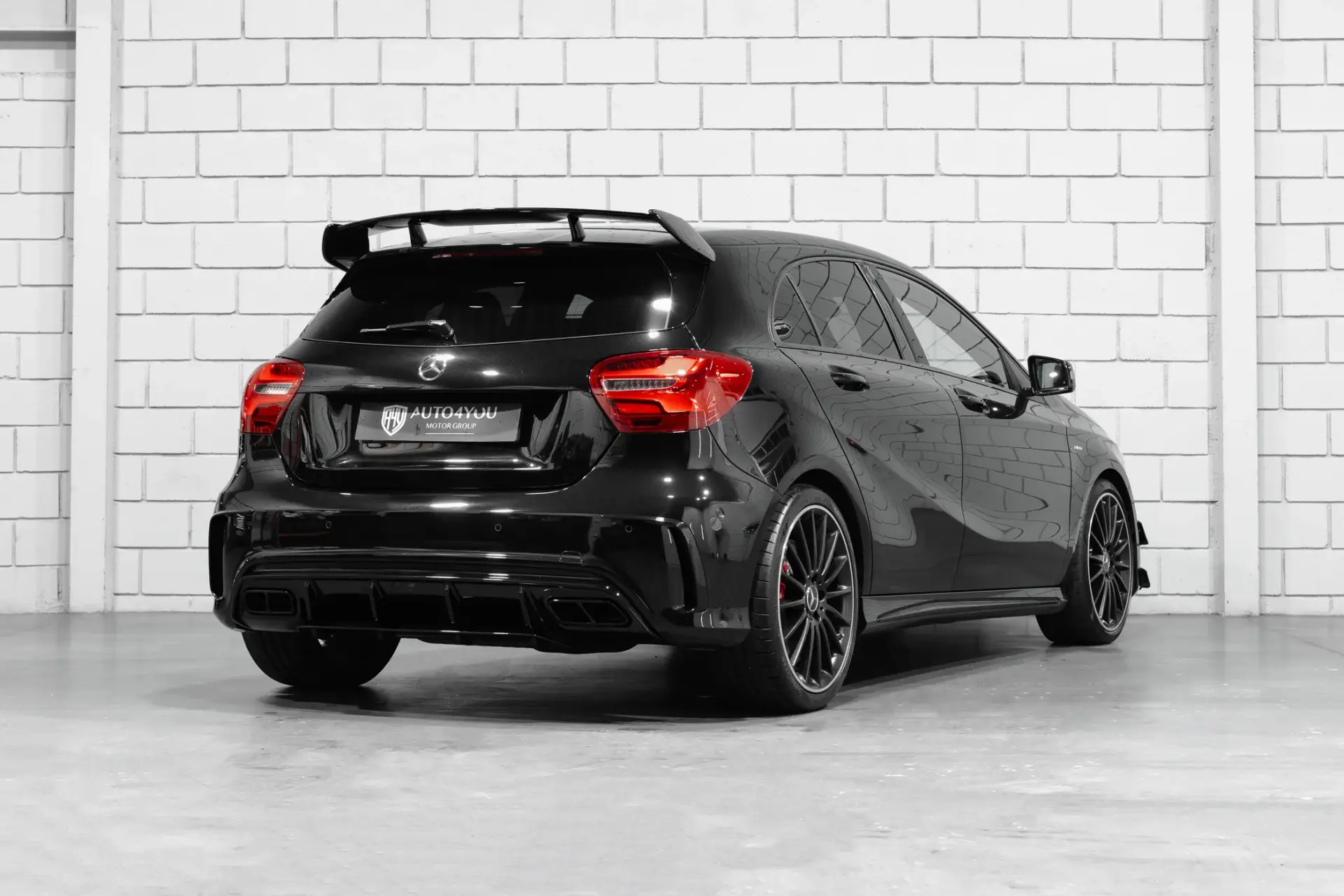 Mercedes-Benz A 45 AMG 4Matic Speedshift 7G-DCT 4