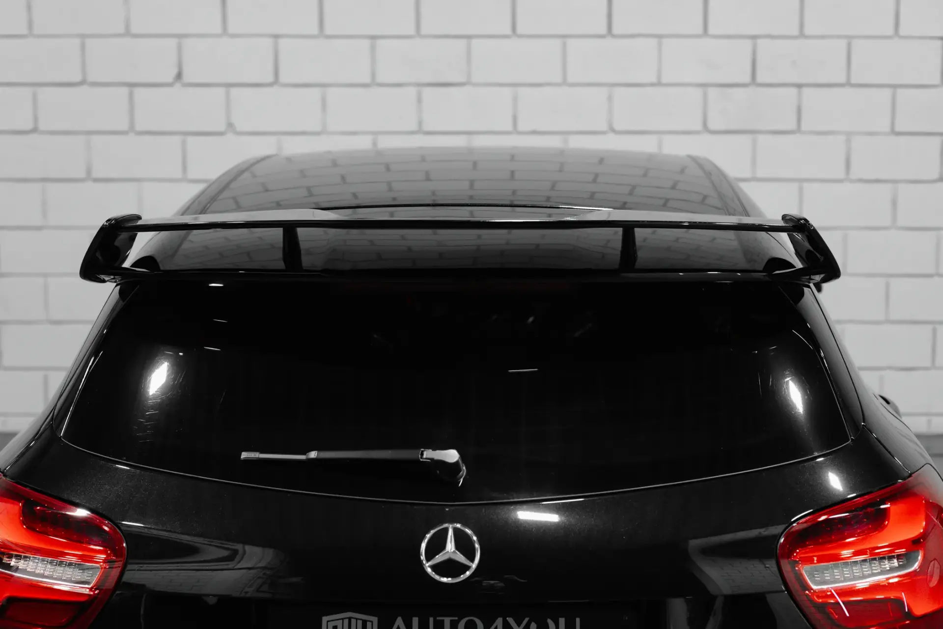 Mercedes-Benz A 45 AMG 4Matic Speedshift 7G-DCT 43