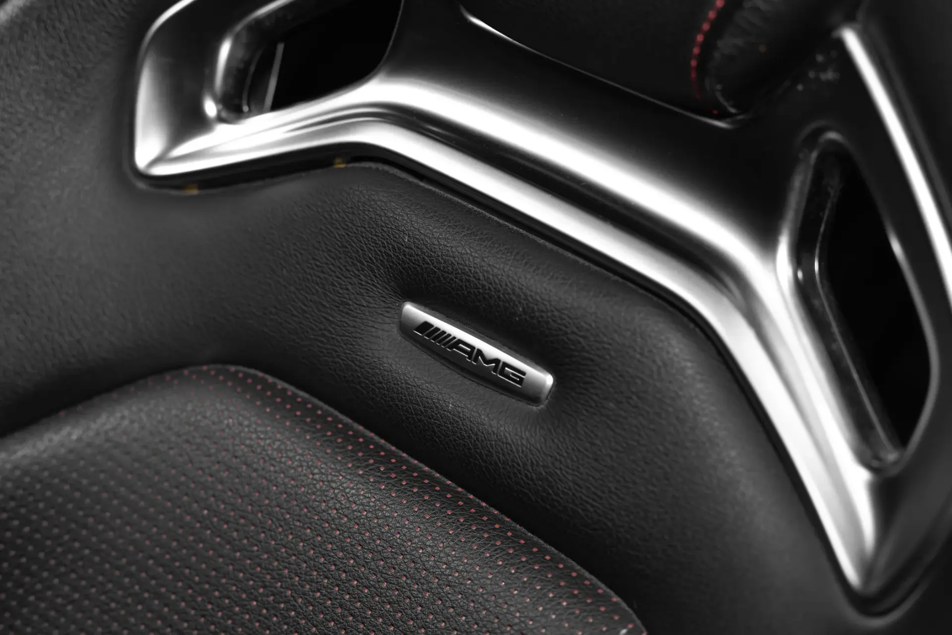 Mercedes-Benz A 45 AMG 4Matic Speedshift 7G-DCT 46