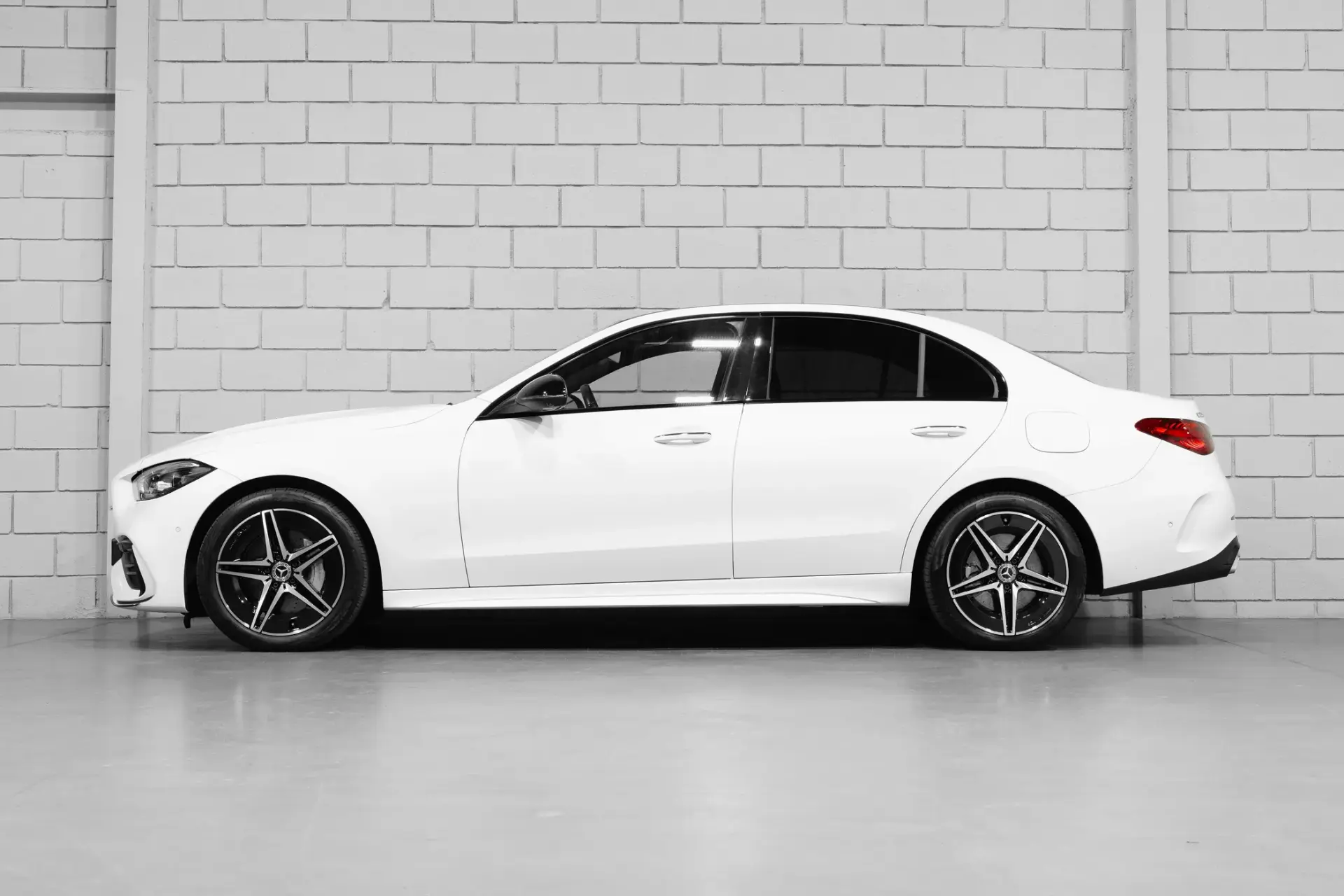 Mercedes-Benz C 300 e 9G-TRONIC AMG Line 3