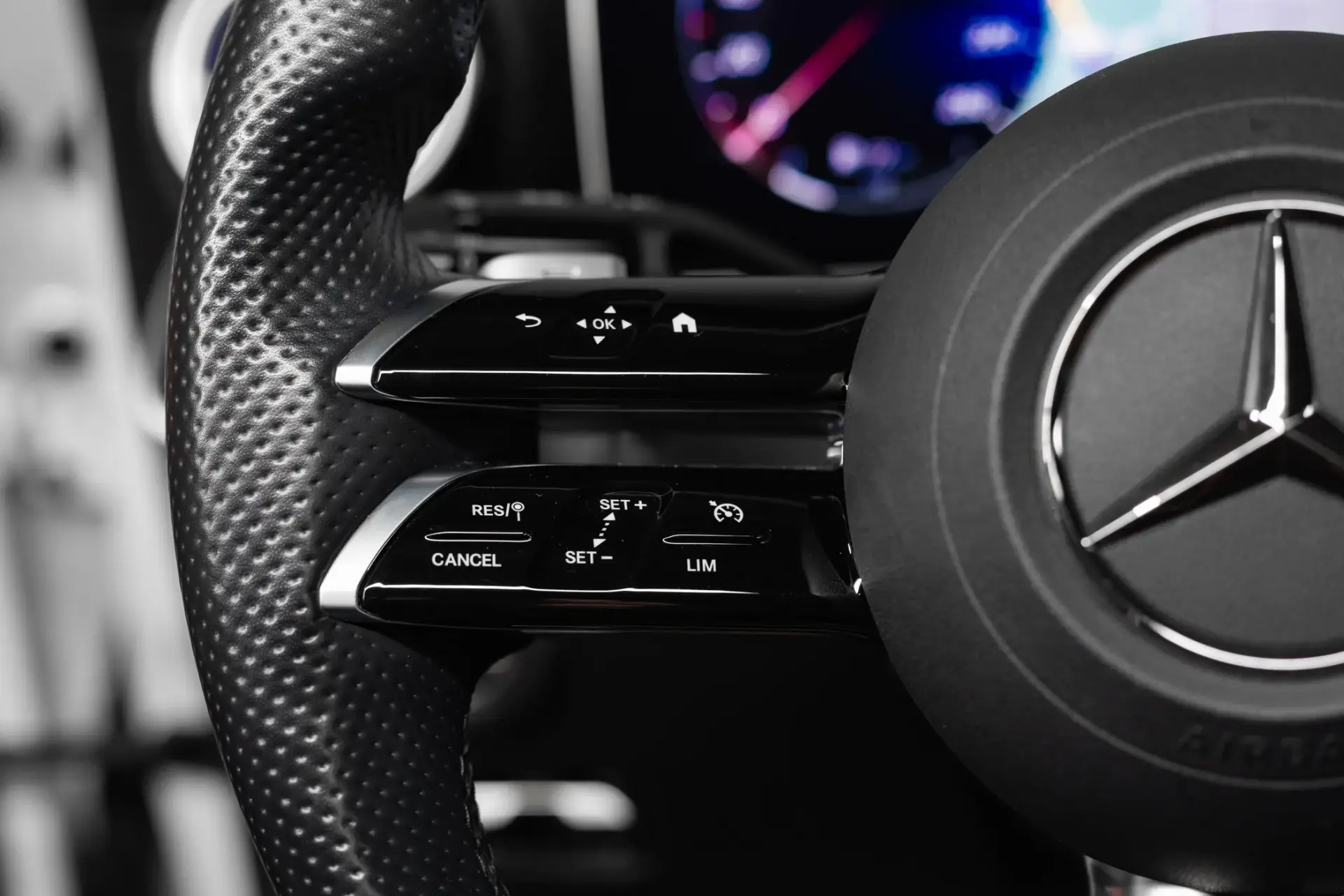 Mercedes-Benz C 300 e 9G-TRONIC AMG Line 8