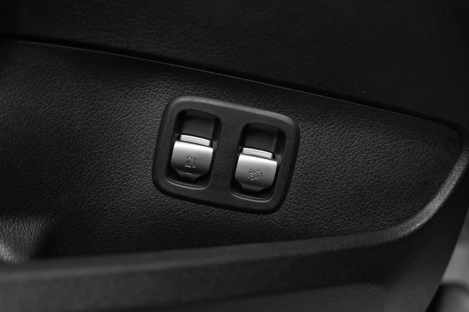 Mercedes-Benz C 300 e 9G-TRONIC AMG Line 42