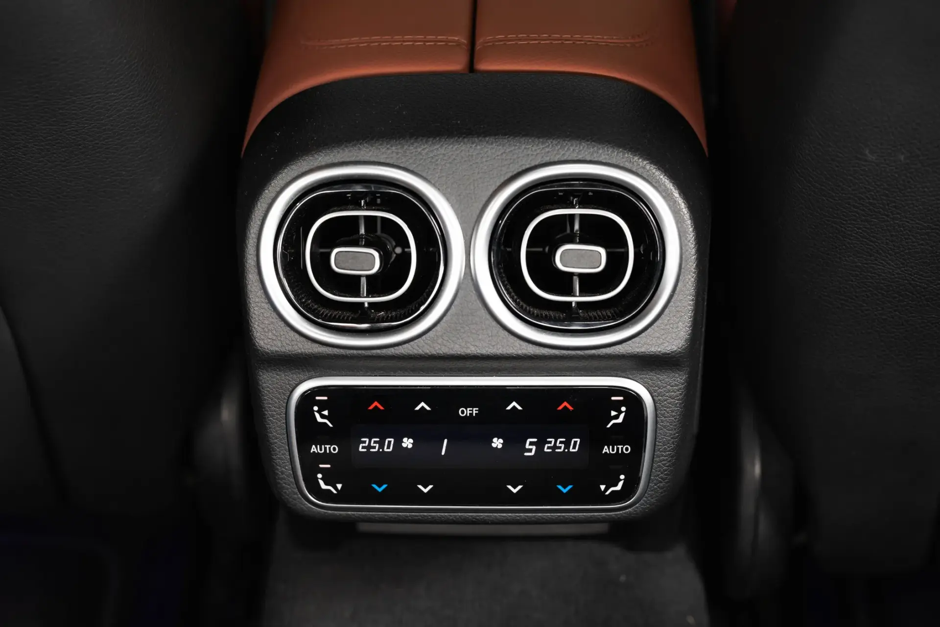 Mercedes-Benz C 300 e 9G-TRONIC AMG Line 43
