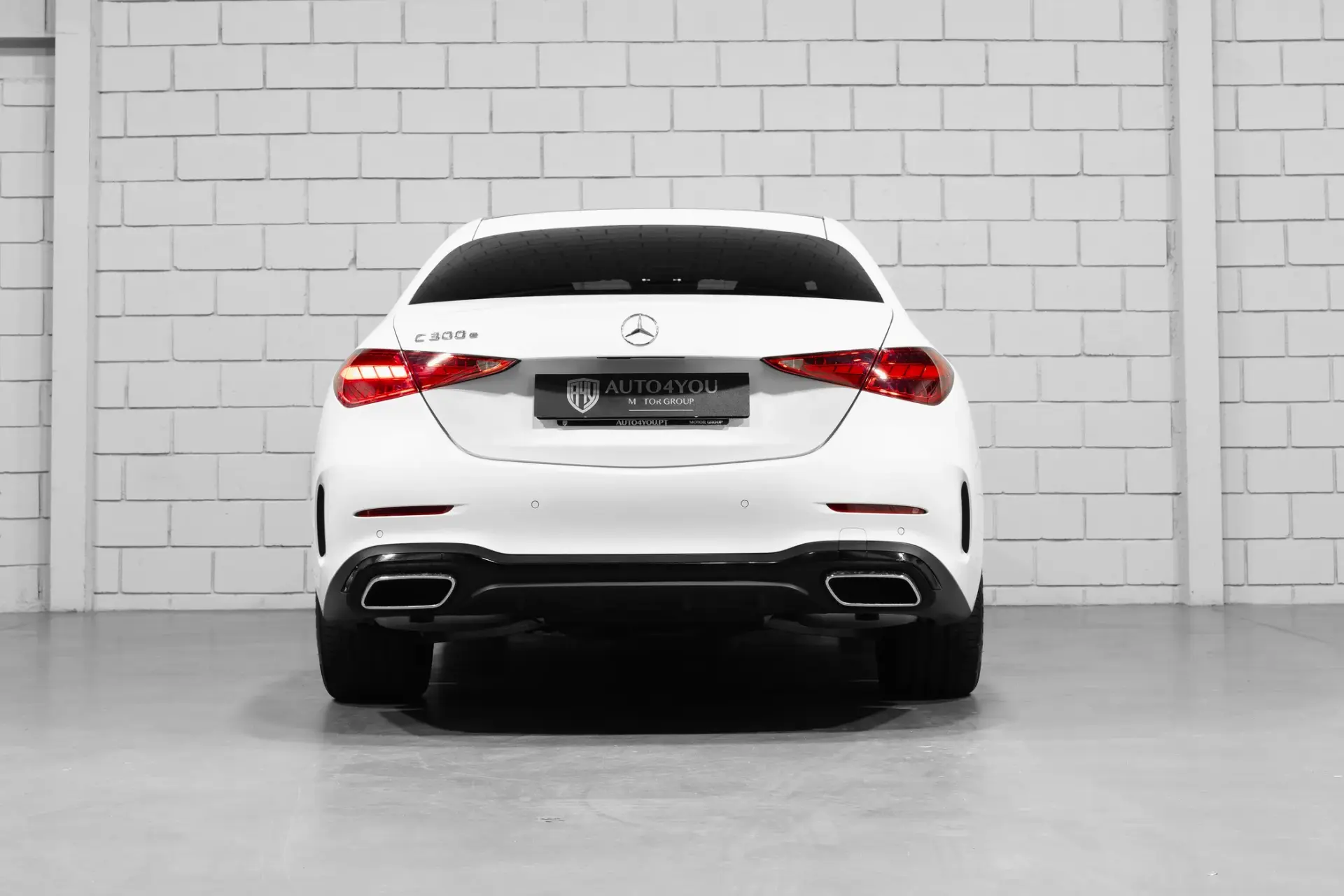 Mercedes-Benz C 300 e 9G-TRONIC AMG Line 52