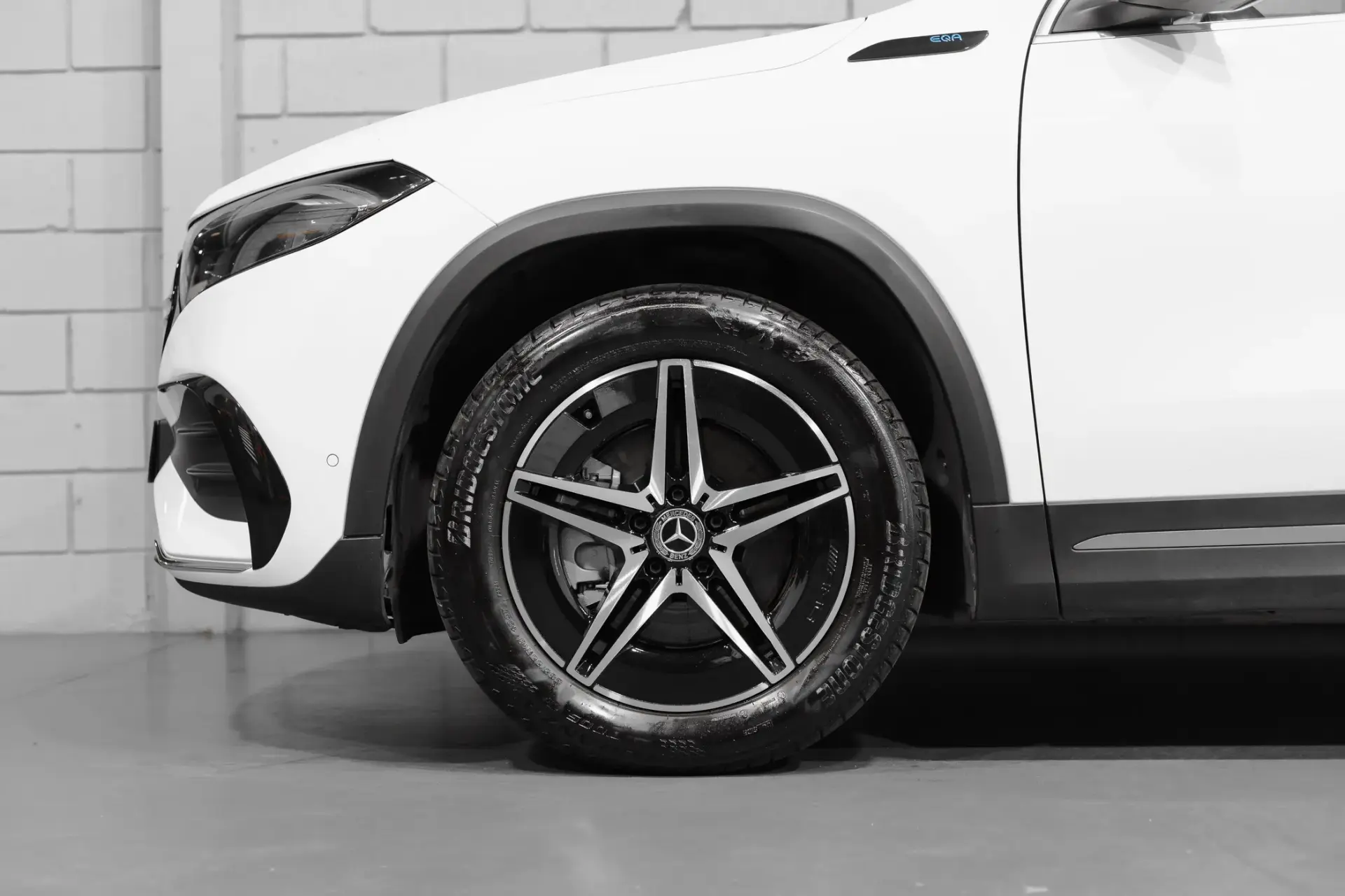Mercedes-Benz EQA 250 AMG Line 16