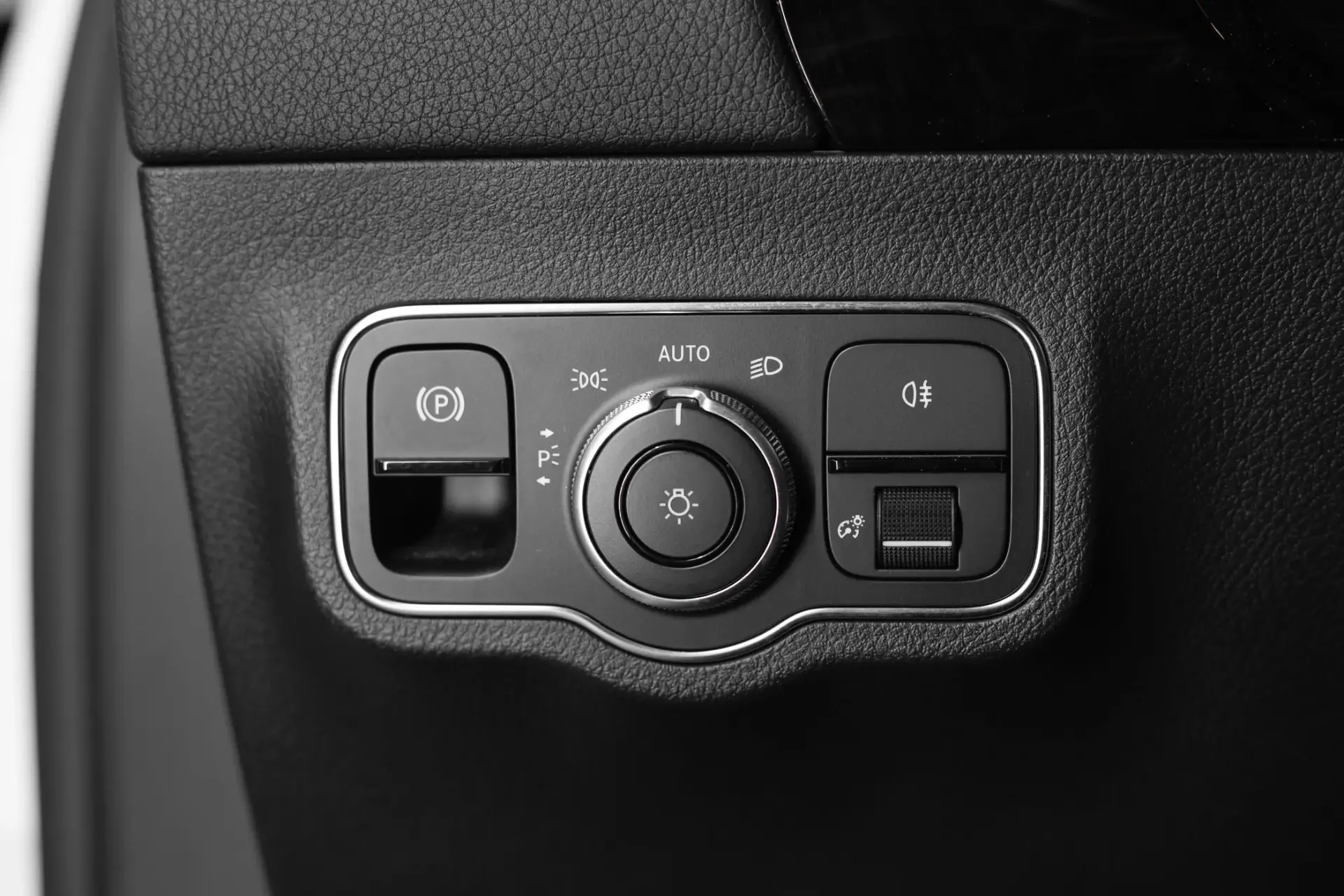 Mercedes-Benz EQA 250 AMG Line 28