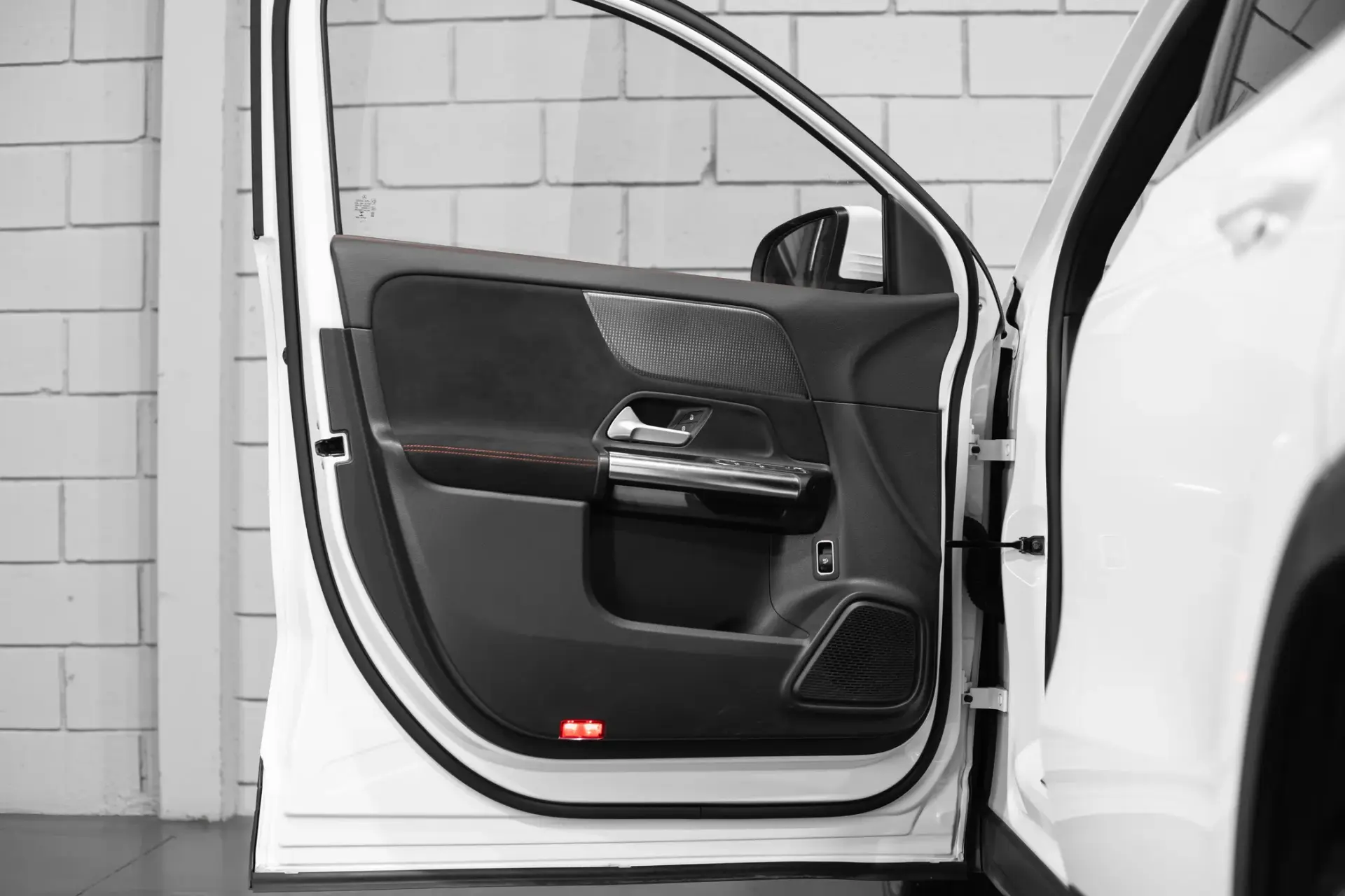 Mercedes-Benz EQA 250 AMG Line 32
