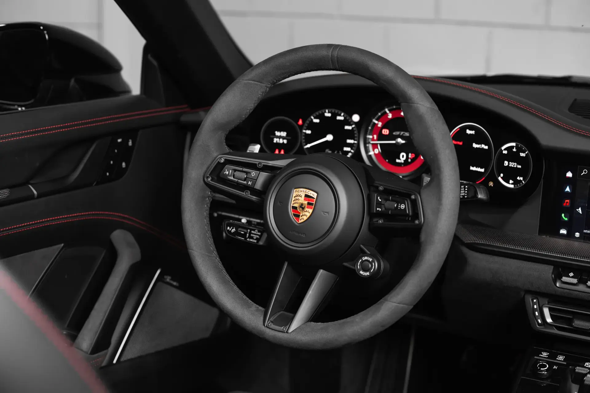 Porsche 911 (992) Carrera 4 GTS PDK 6