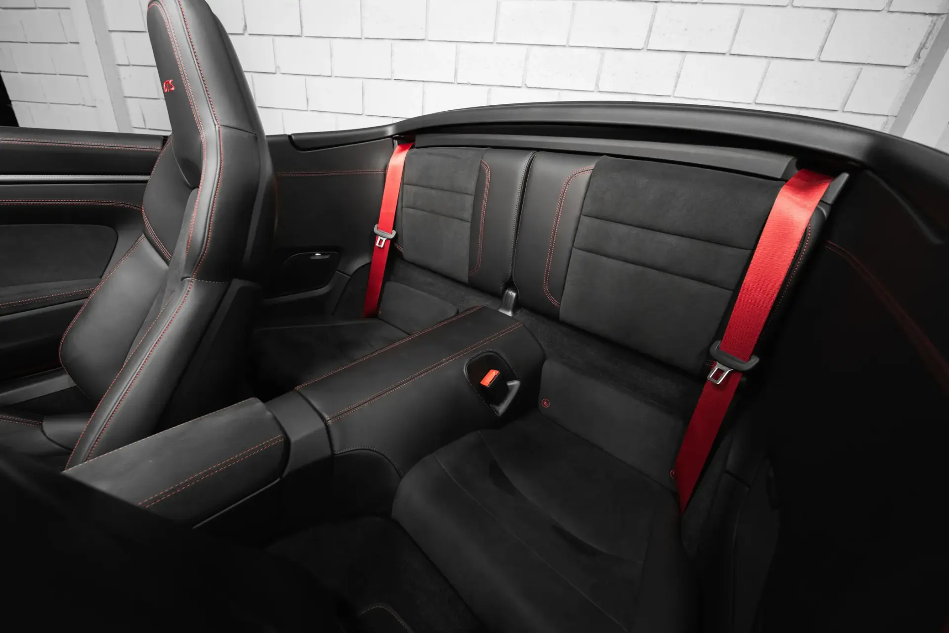 Porsche 911 (992) Carrera 4 GTS PDK 8