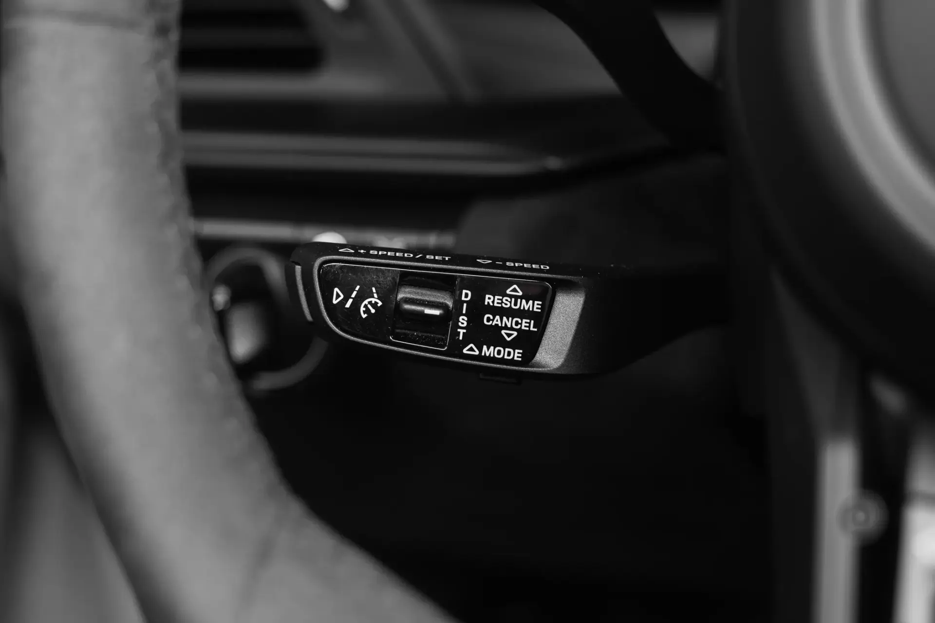 Porsche 911 (992) Carrera 4 GTS PDK 13