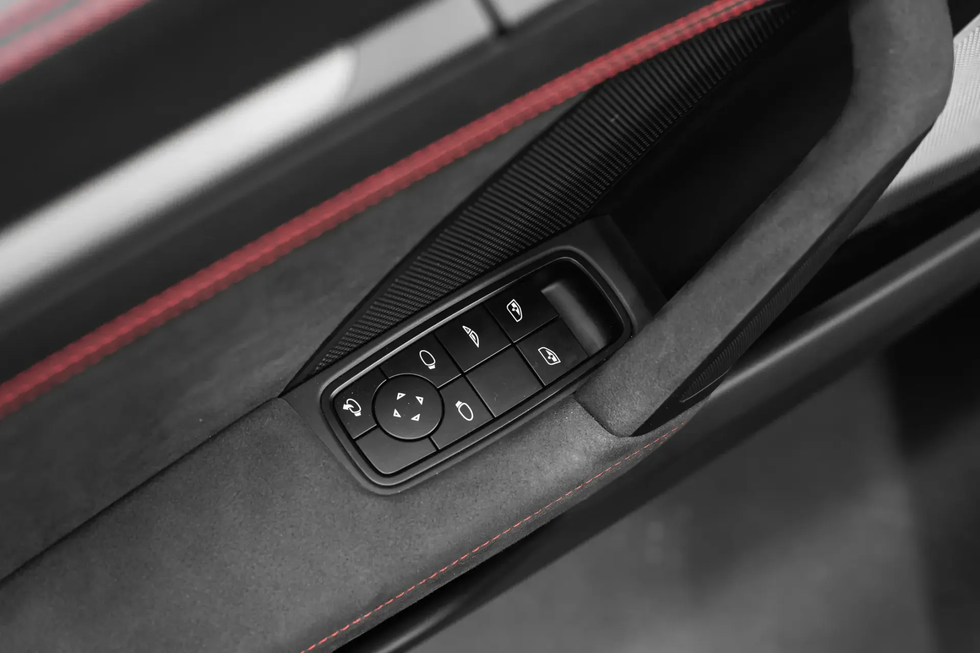 Porsche 911 (992) Carrera 4 GTS PDK 32