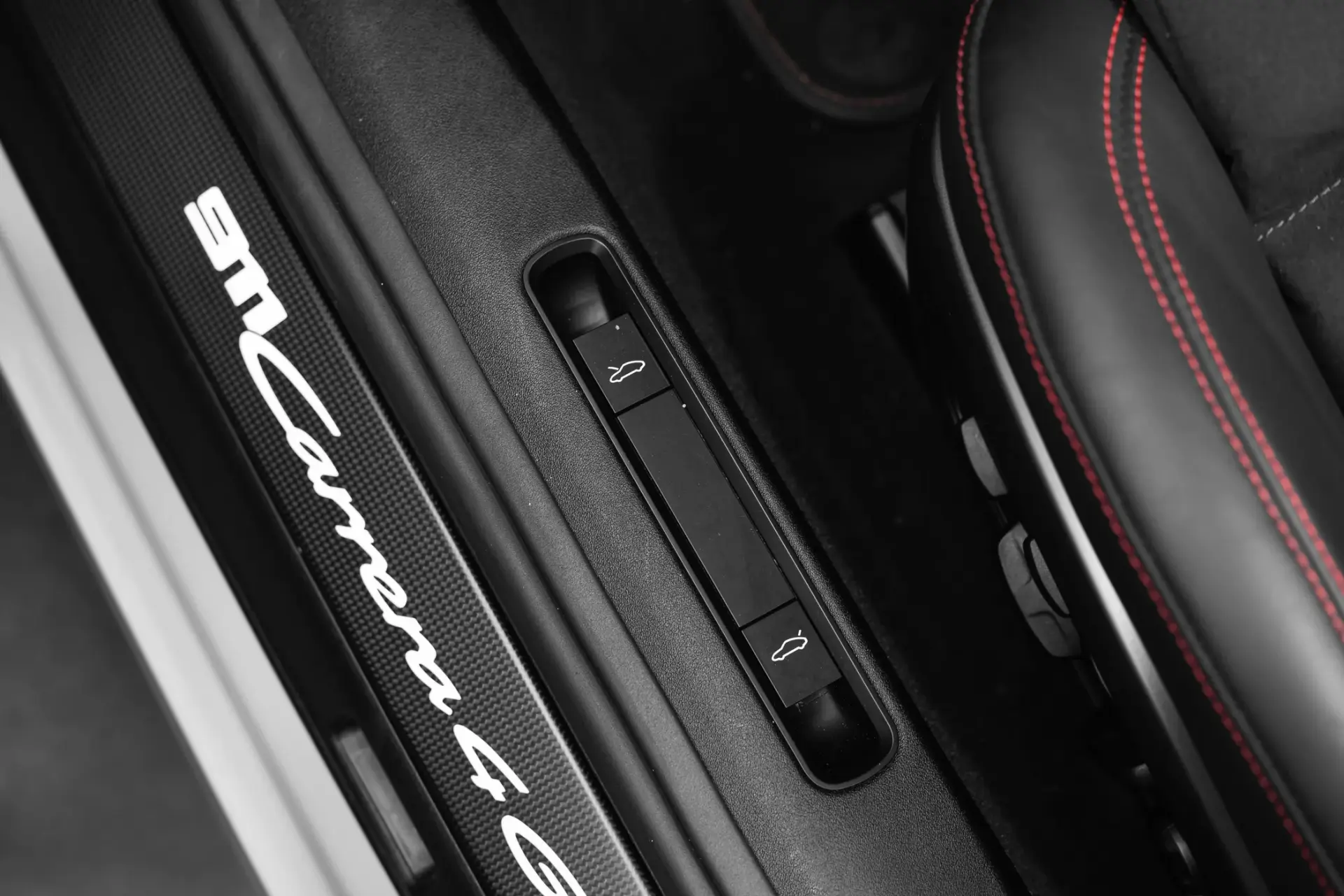 Porsche 911 (992) Carrera 4 GTS PDK 34