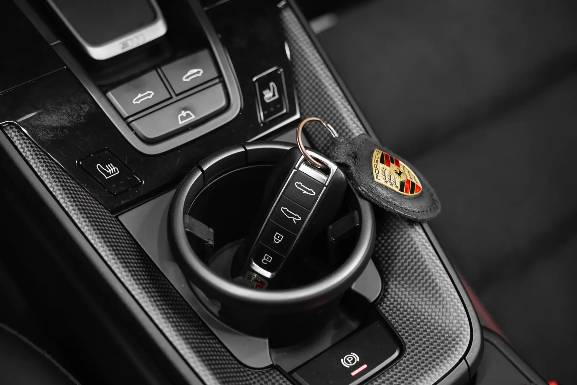Porsche 911 (992) Carrera 4 GTS PDK 40