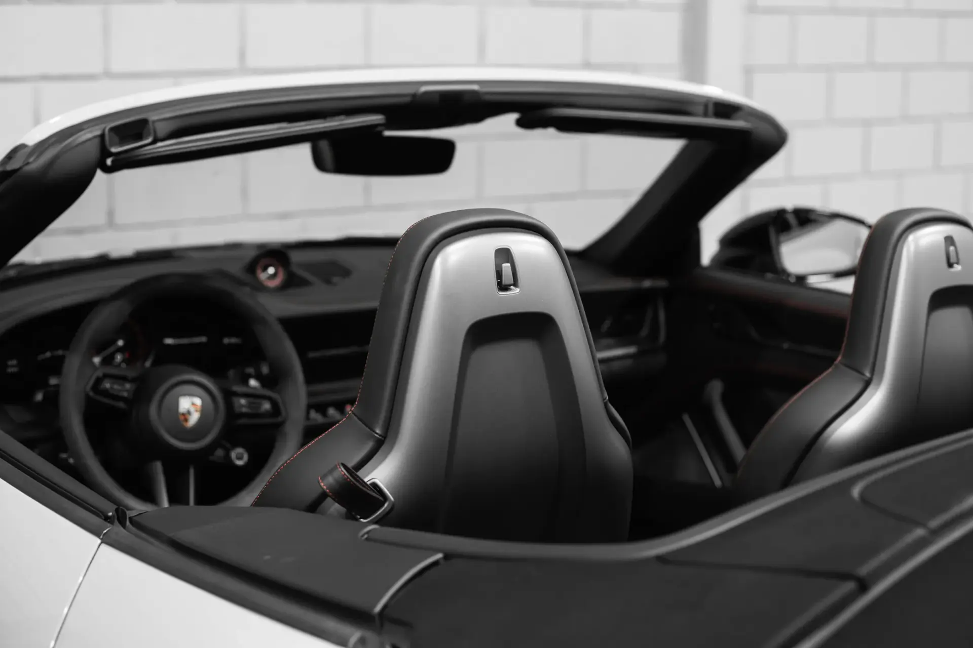 Porsche 911 (992) Carrera 4 GTS PDK 46