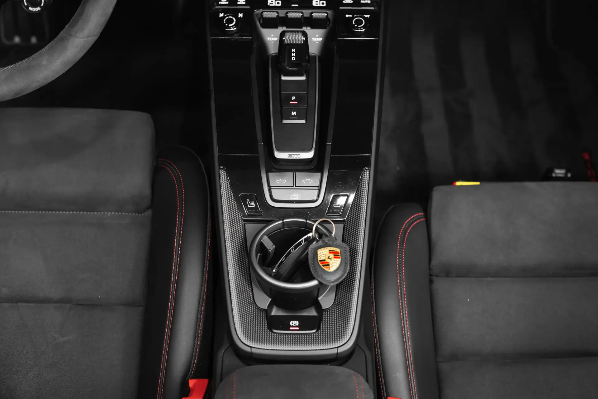 Porsche 911 (992) Carrera 4 GTS PDK 48