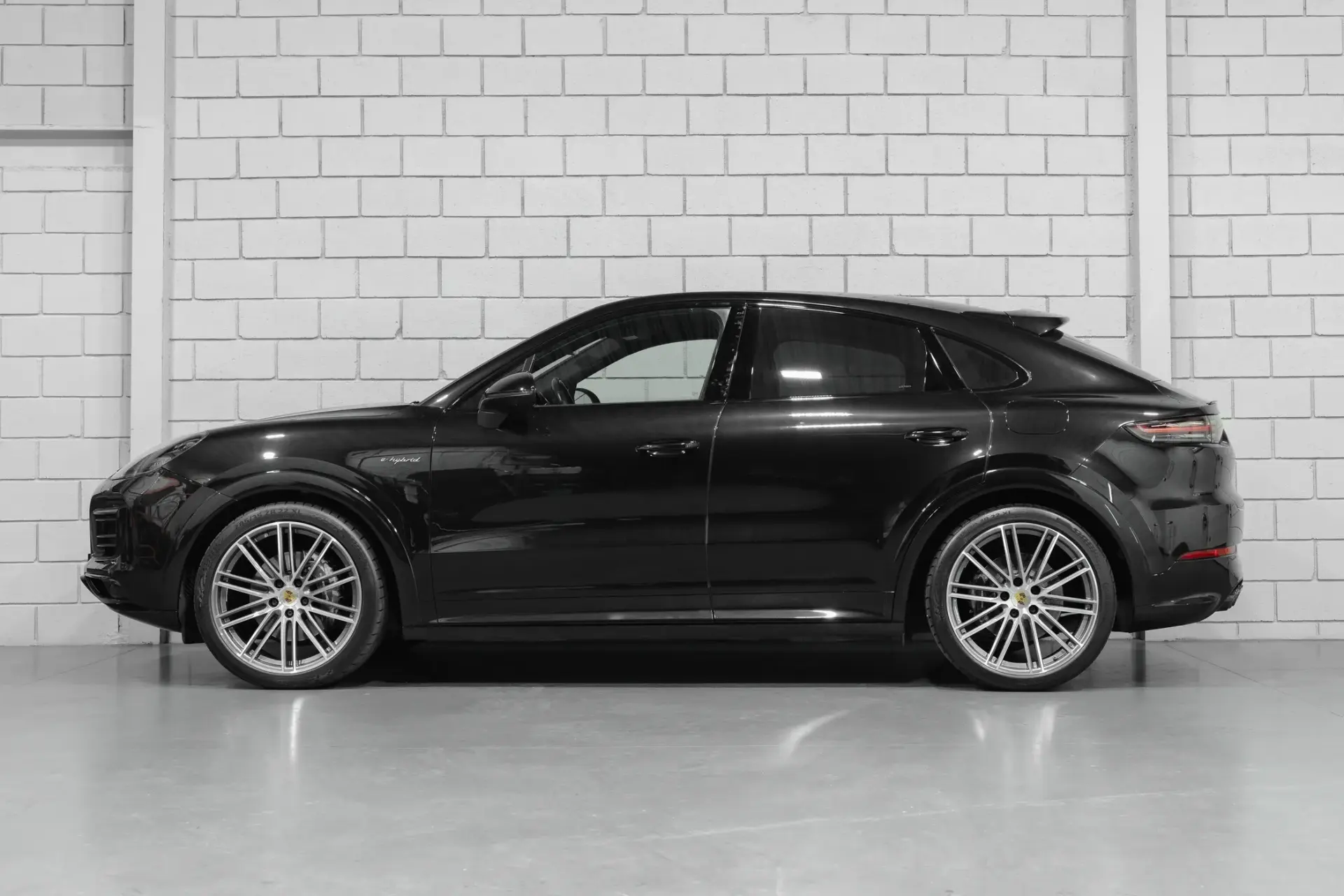 Porsche Cayenne Coupé E-Hybrid 2