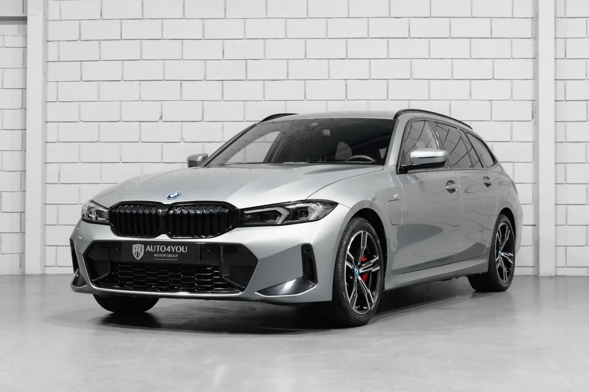 BMW 320 e Touring Pack Desportivo M Auto 1