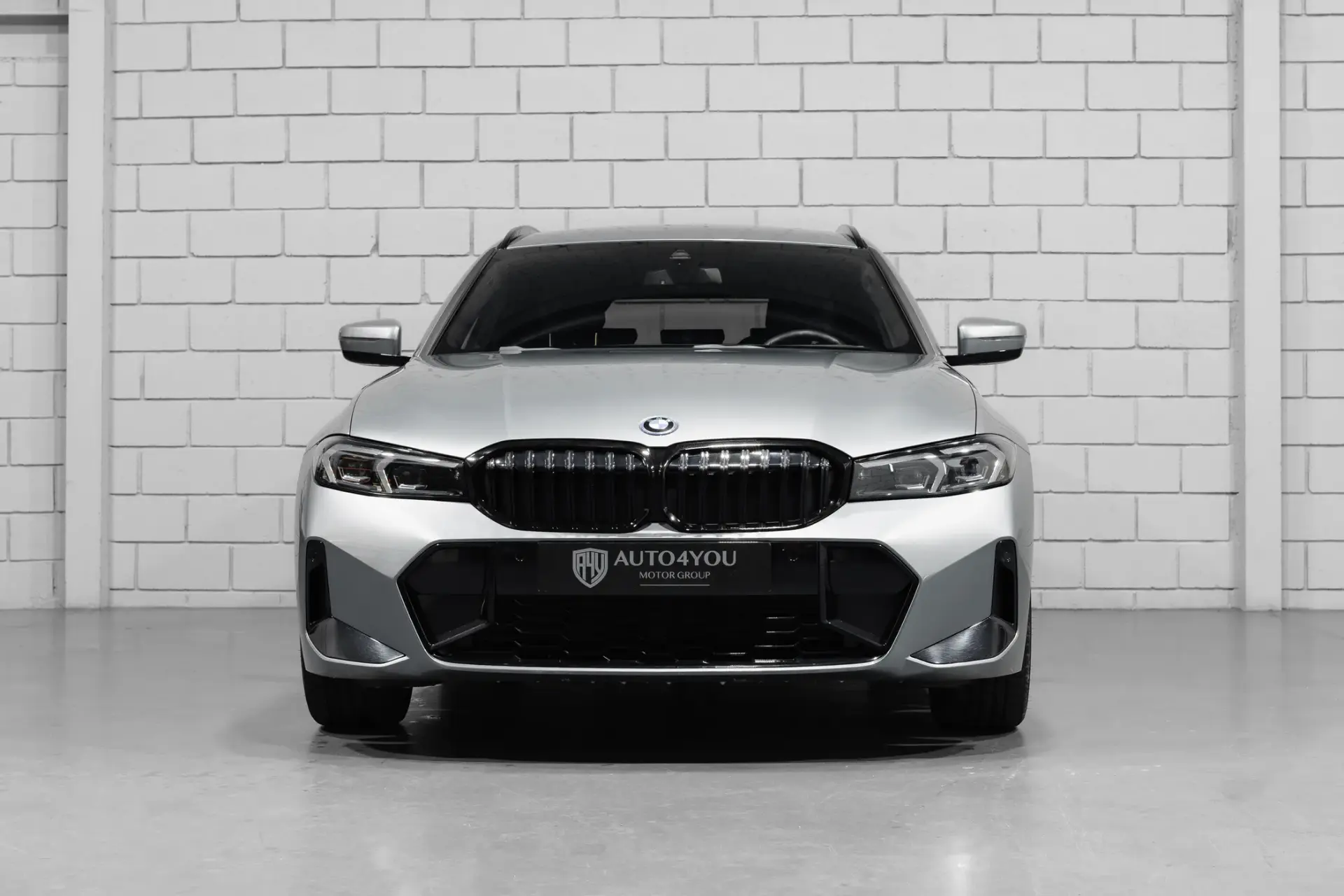 BMW 320 e Touring Pack Desportivo M Auto 2