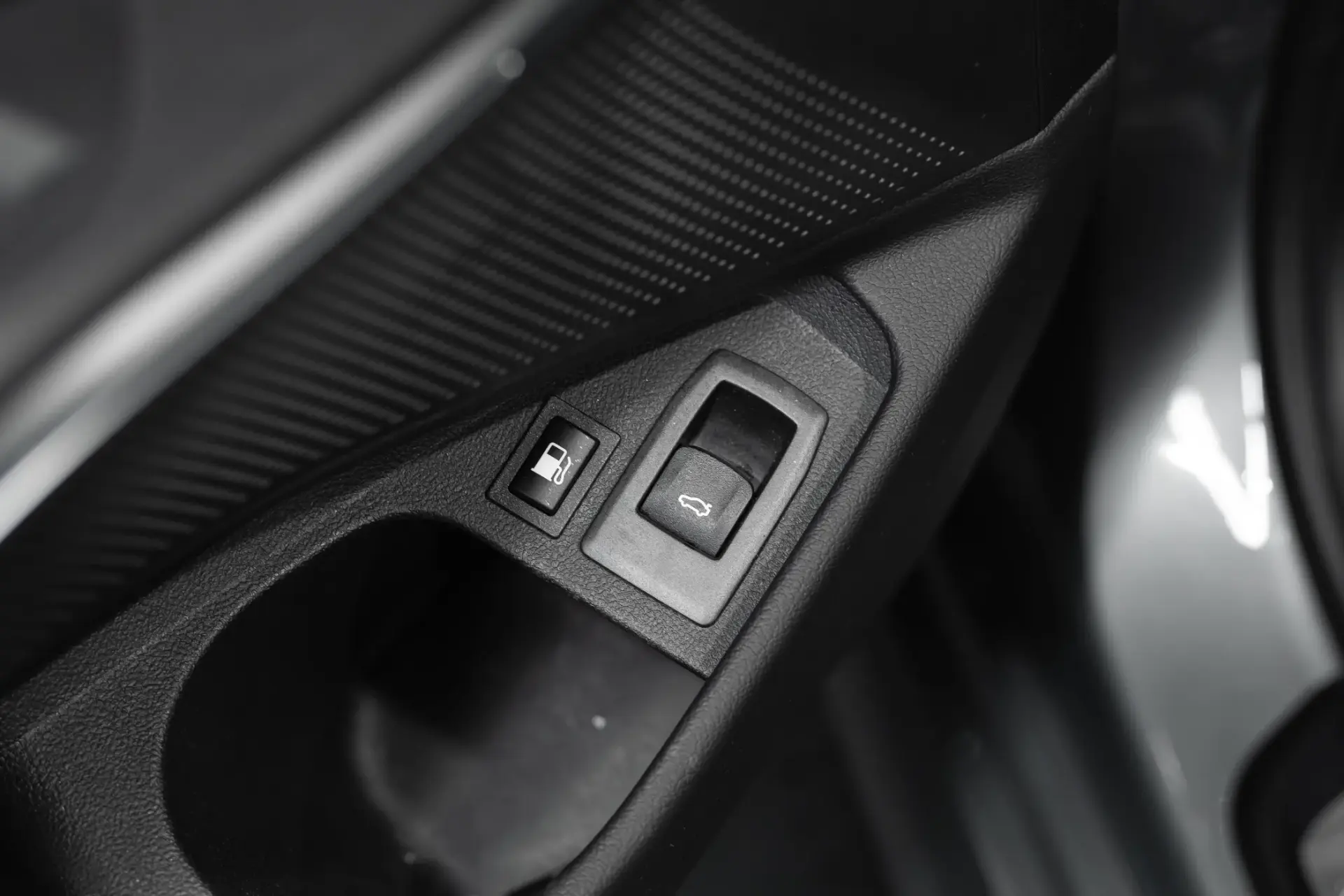 BMW 320 e Touring Pack Desportivo M Auto 26