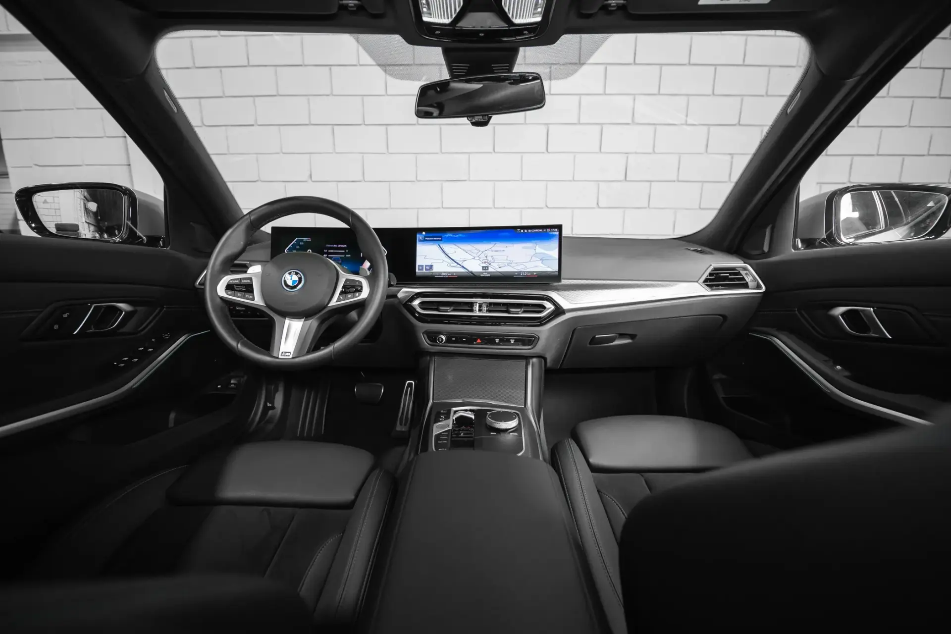 BMW 320 e Touring Pack Desportivo M Auto 29