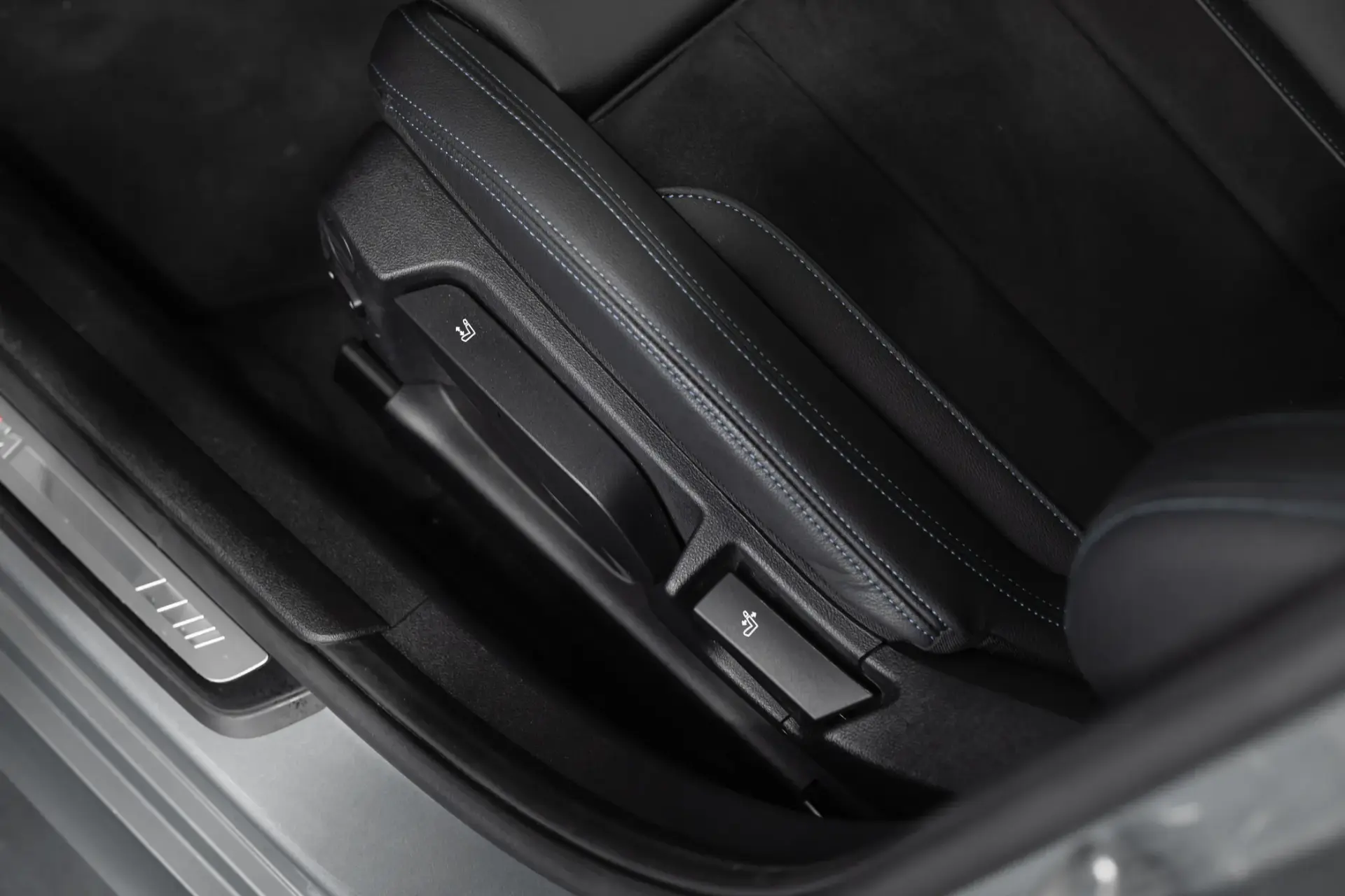 BMW 320 e Touring Pack Desportivo M Auto 31