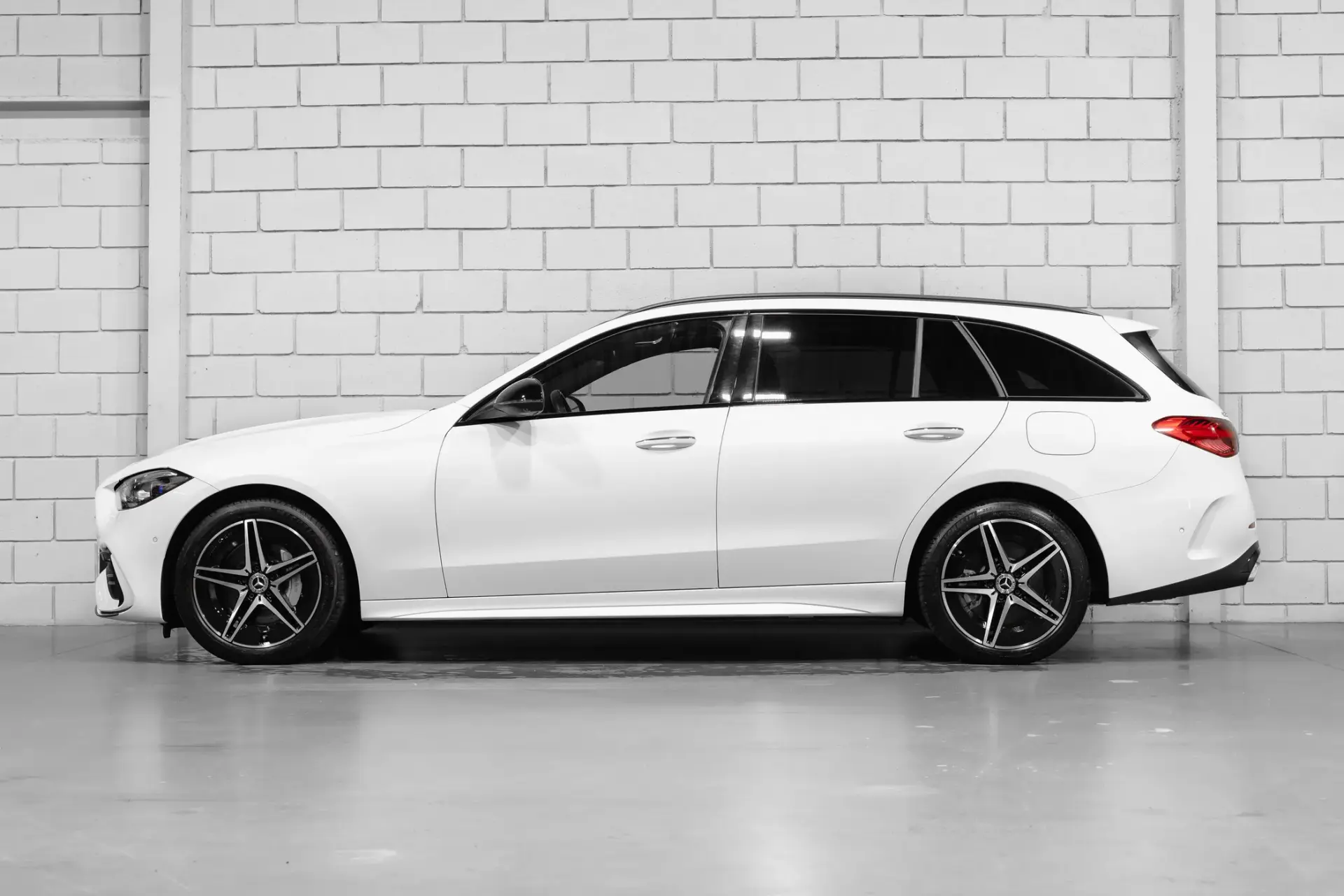 Mercedes-Benz C 300 e AMG Line 3