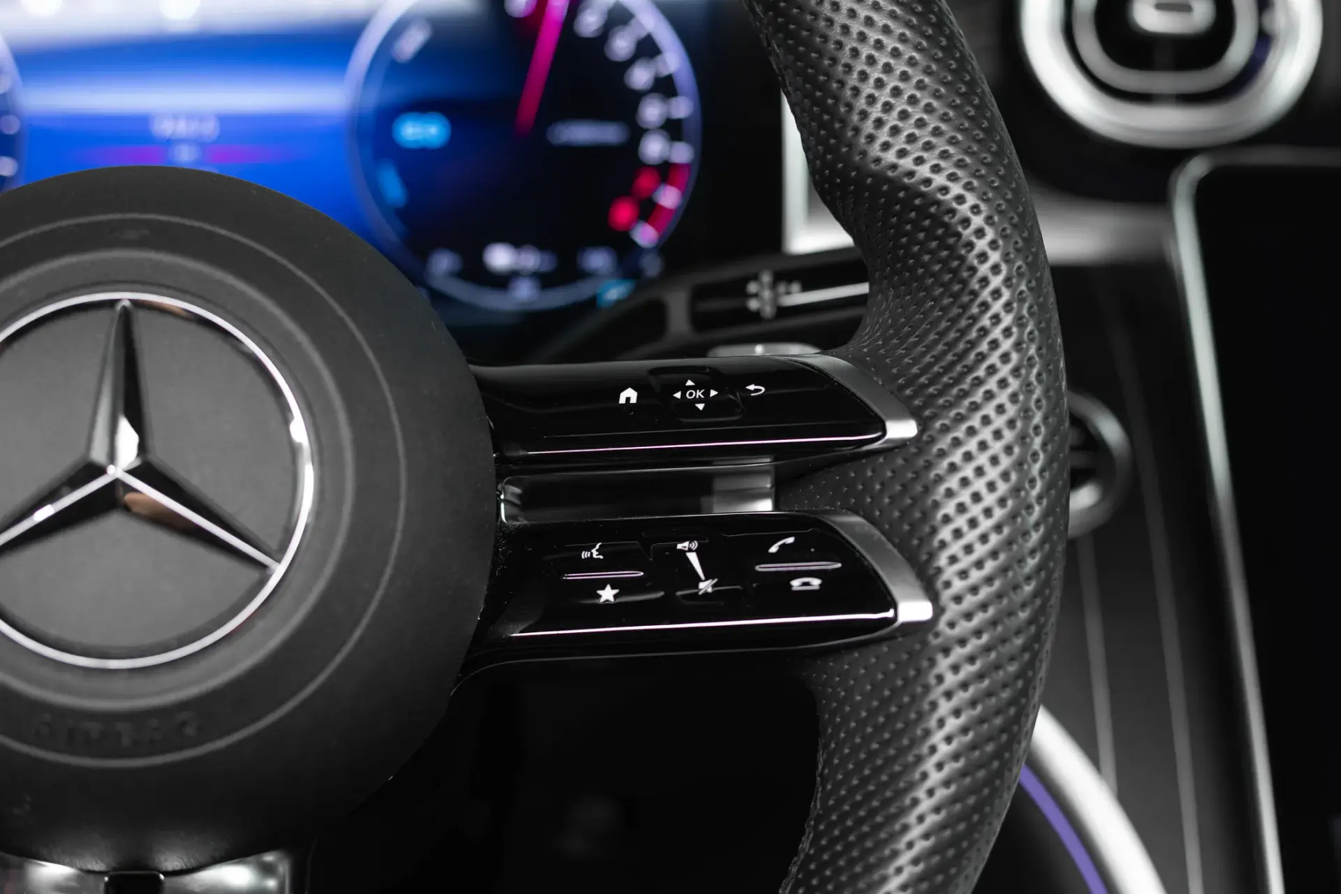 Mercedes-Benz C 300 e AMG Line 9