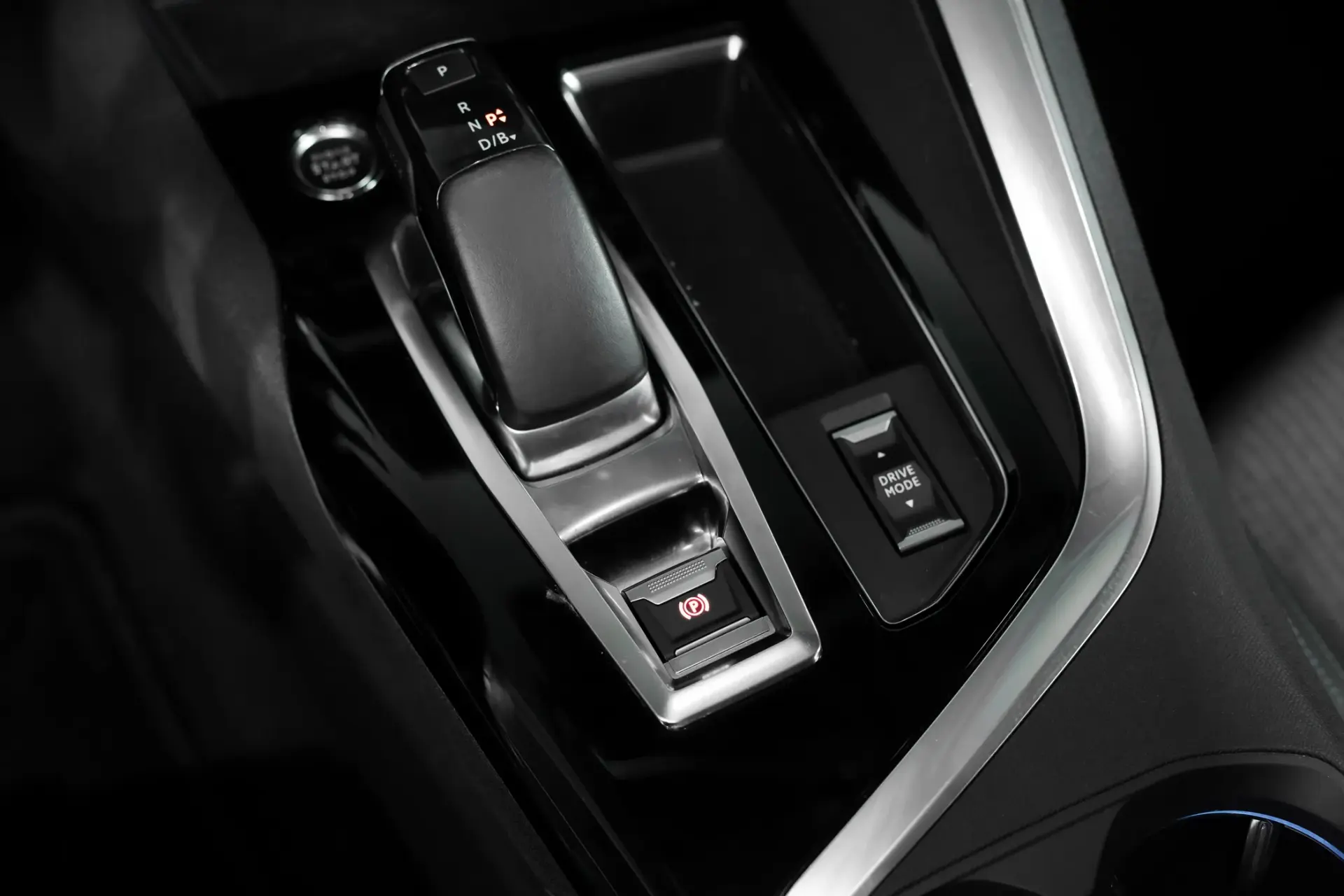 Peugeot 3008 1.6 Hybrid Allure Pack e-EAT8 28